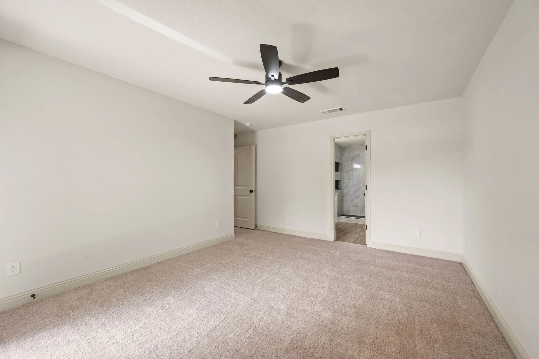 Single Family Residence For Sale in Tarrant County , 1804 Canyon Ridge Street, Fort Worth, Texas 76131, 3 Bedroom, 2 Bathroom, 2 Garage spaces, 1,428 Sqft, built in 1998, mls#21377175, Real Estate Agent in Fort Worth, Homes For Sale in Tarrant county, Homes For Sale in Fort Worth, Realtor in Fort Worth Texas, Real Estate Brokerage Independent Realty Texas, Luminita Cordes Realtor