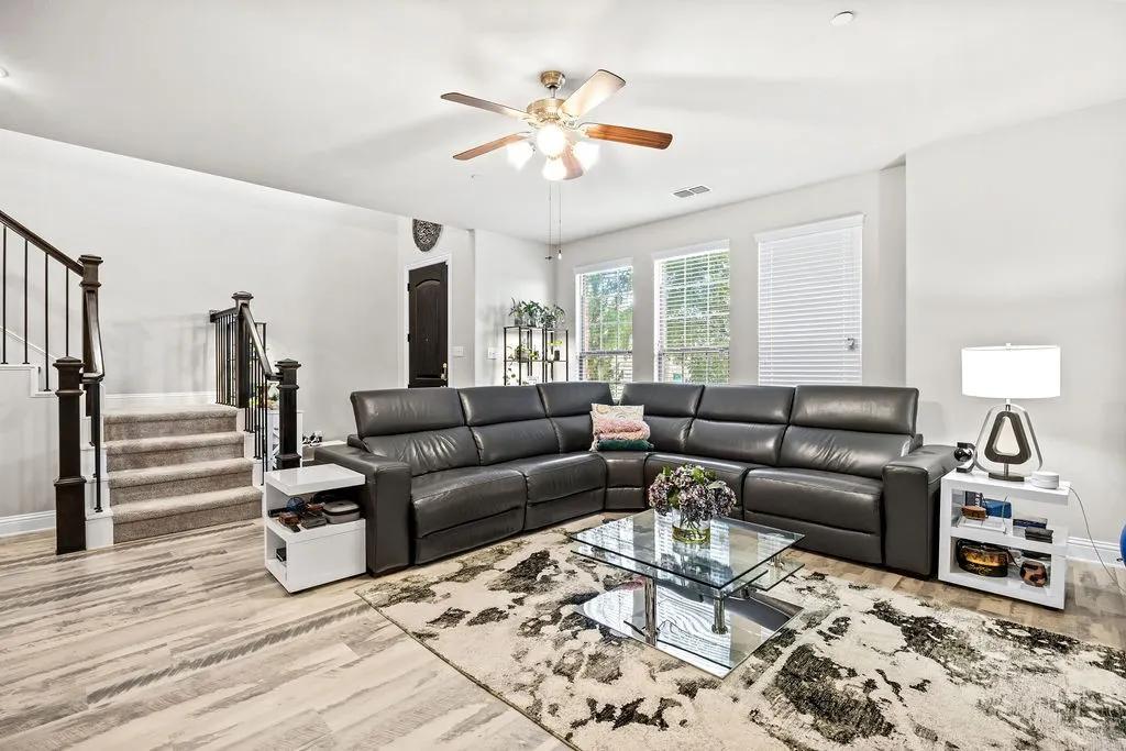Townhouse For Sale in Denton County , 1012 Foxglove Drive, Carrollton, Texas 75007, 3 Bedroom, 3 Bathroom, 2 Garage spaces, 1,996 Sqft, built in 2017, mls#21375884, Real Estate Agent in Carrollton, Homes For Sale in Denton county, Homes For Sale in Carrollton, Realtor in Carrollton Texas, Real Estate Brokerage Independent Realty Texas, Luminita Cordes Realtor