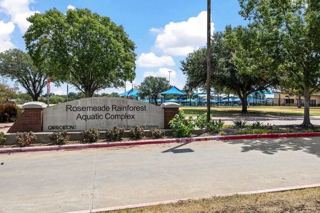 Townhouse For Sale in Denton County , 1012 Foxglove Drive, Carrollton, Texas 75007, 3 Bedroom, 3 Bathroom, 2 Garage spaces, 1,996 Sqft, built in 2017, mls#21375884, Real Estate Agent in Carrollton, Homes For Sale in Denton county, Homes For Sale in Carrollton, Realtor in Carrollton Texas, Real Estate Brokerage Independent Realty Texas, Luminita Cordes Realtor