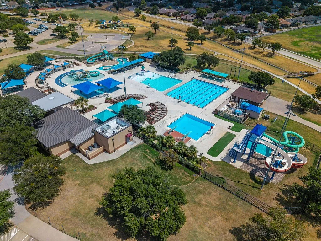 Townhouse For Sale in Denton County , 1012 Foxglove Drive, Carrollton, Texas 75007, 3 Bedroom, 3 Bathroom, 2 Garage spaces, 1,996 Sqft, built in 2017, mls#21375884, Real Estate Agent in Carrollton, Homes For Sale in Denton county, Homes For Sale in Carrollton, Realtor in Carrollton Texas, Real Estate Brokerage Independent Realty Texas, Luminita Cordes Realtor