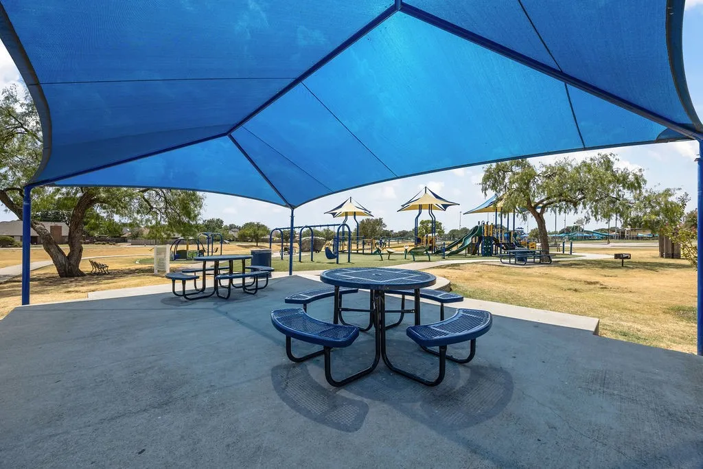 Townhouse For Sale in Denton County , 1012 Foxglove Drive, Carrollton, Texas 75007, 3 Bedroom, 3 Bathroom, 2 Garage spaces, 1,996 Sqft, built in 2017, mls#21375884, Real Estate Agent in Carrollton, Homes For Sale in Denton county, Homes For Sale in Carrollton, Realtor in Carrollton Texas, Real Estate Brokerage Independent Realty Texas, Luminita Cordes Realtor