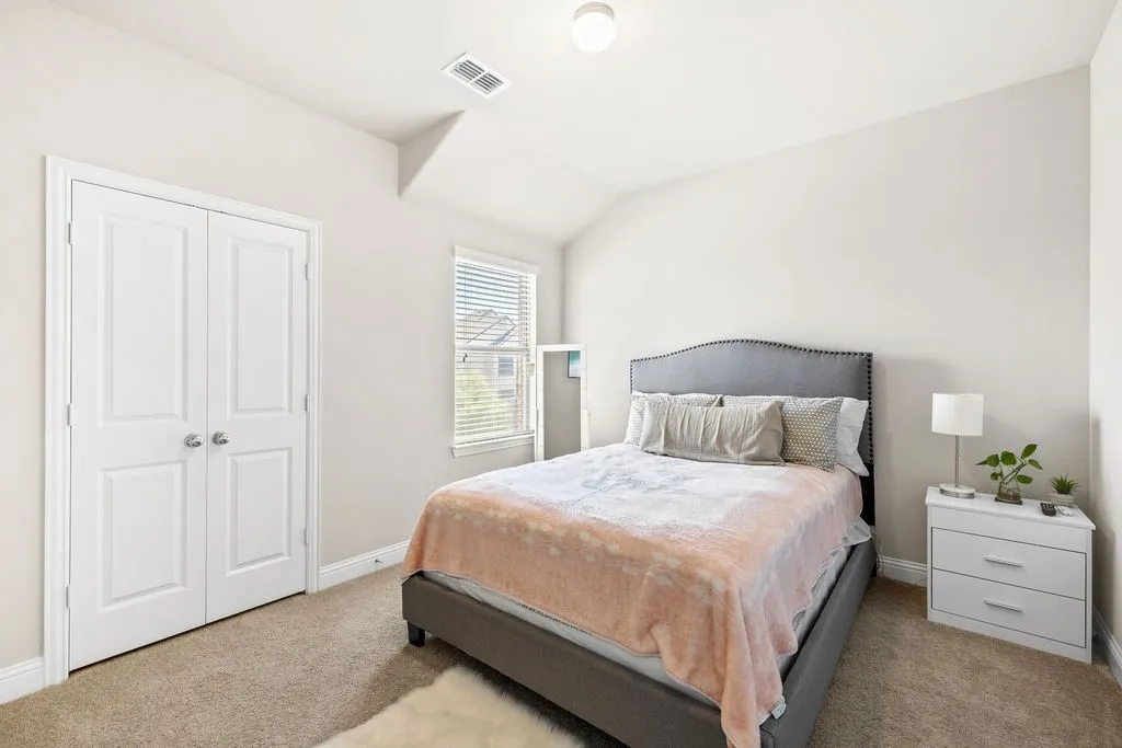 Townhouse For Sale in Denton County , 1012 Foxglove Drive, Carrollton, Texas 75007, 3 Bedroom, 3 Bathroom, 2 Garage spaces, 1,996 Sqft, built in 2017, mls#21375884, Real Estate Agent in Carrollton, Homes For Sale in Denton county, Homes For Sale in Carrollton, Realtor in Carrollton Texas, Real Estate Brokerage Independent Realty Texas, Luminita Cordes Realtor