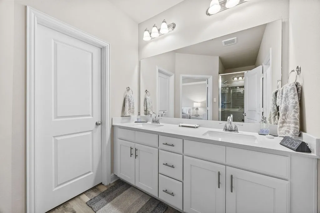 Townhouse For Sale in Denton County , 1012 Foxglove Drive, Carrollton, Texas 75007, 3 Bedroom, 3 Bathroom, 2 Garage spaces, 1,996 Sqft, built in 2017, mls#21375884, Real Estate Agent in Carrollton, Homes For Sale in Denton county, Homes For Sale in Carrollton, Realtor in Carrollton Texas, Real Estate Brokerage Independent Realty Texas, Luminita Cordes Realtor