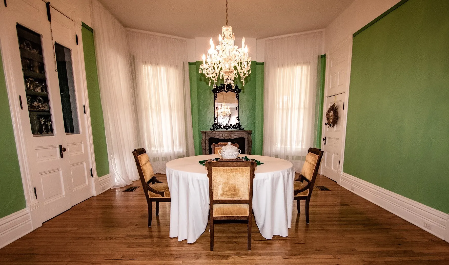 Dining area 2nd angle