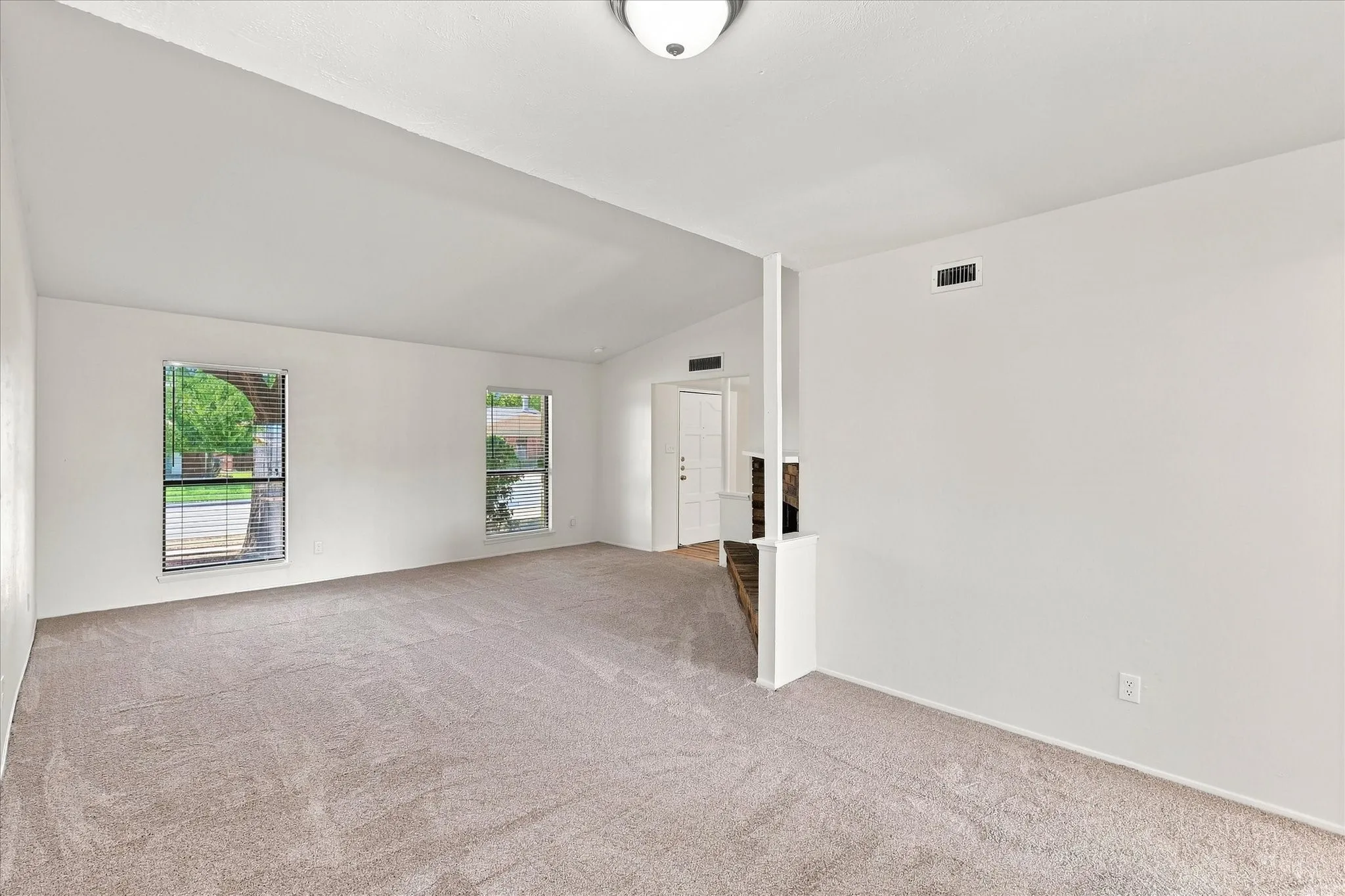 Single Family Residence For Rent in Dallas County , 411 Clear Creek Lane, Coppell, Texas 75019, 3 Bedroom, 2 Bathroom, 2 Garage spaces, 1,711 Sqft, built in 1979, mls#21378752, Real Estate Agent in Coppell, Homes For Rent in Dallas county, Homes For Rent in Coppell, Realtor in Coppell Texas, Real Estate Brokerage Independent Realty Texas, Luminita Cordes Realtor