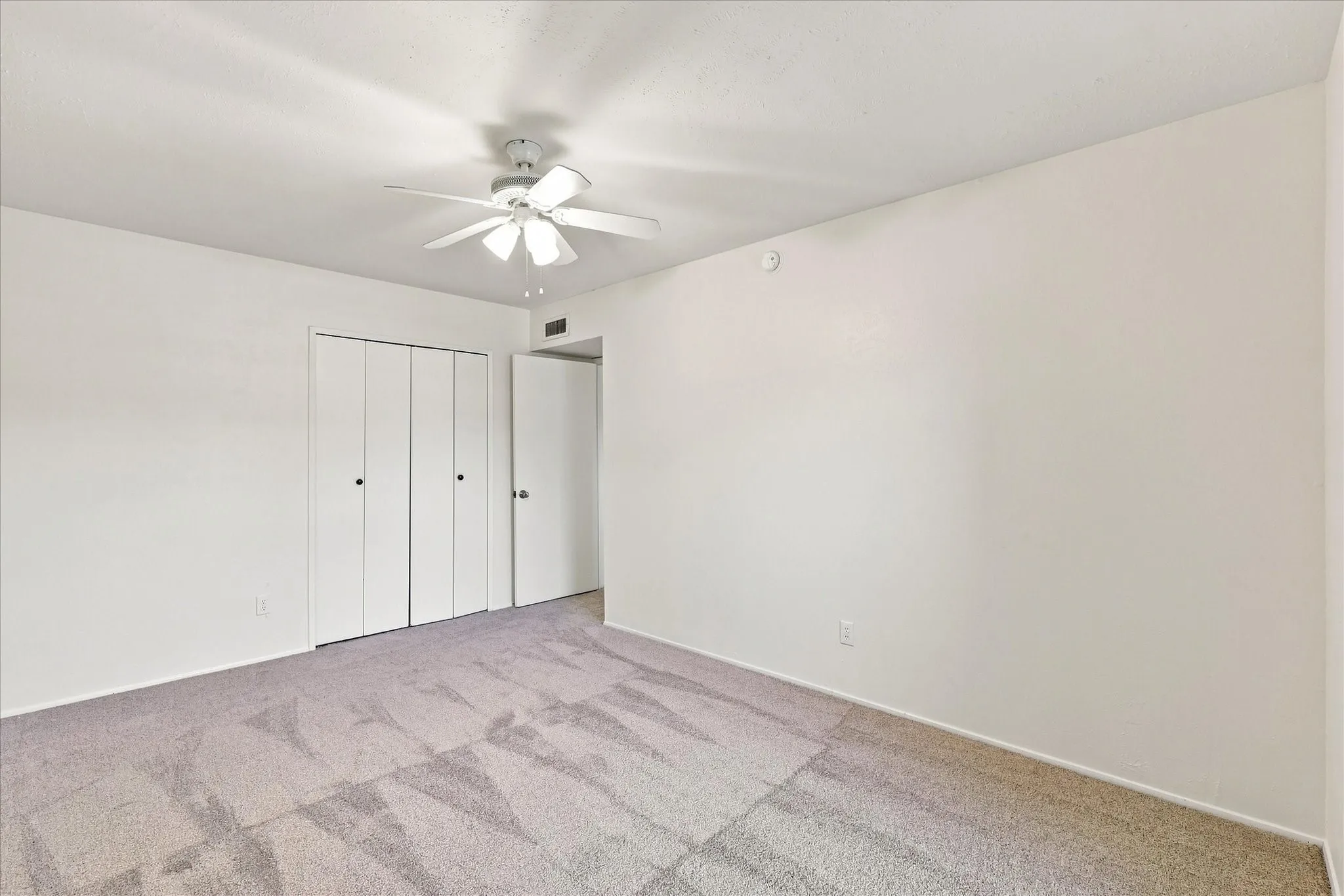 Single Family Residence For Rent in Dallas County , 411 Clear Creek Lane, Coppell, Texas 75019, 3 Bedroom, 2 Bathroom, 2 Garage spaces, 1,711 Sqft, built in 1979, mls#21378752, Real Estate Agent in Coppell, Homes For Rent in Dallas county, Homes For Rent in Coppell, Realtor in Coppell Texas, Real Estate Brokerage Independent Realty Texas, Luminita Cordes Realtor