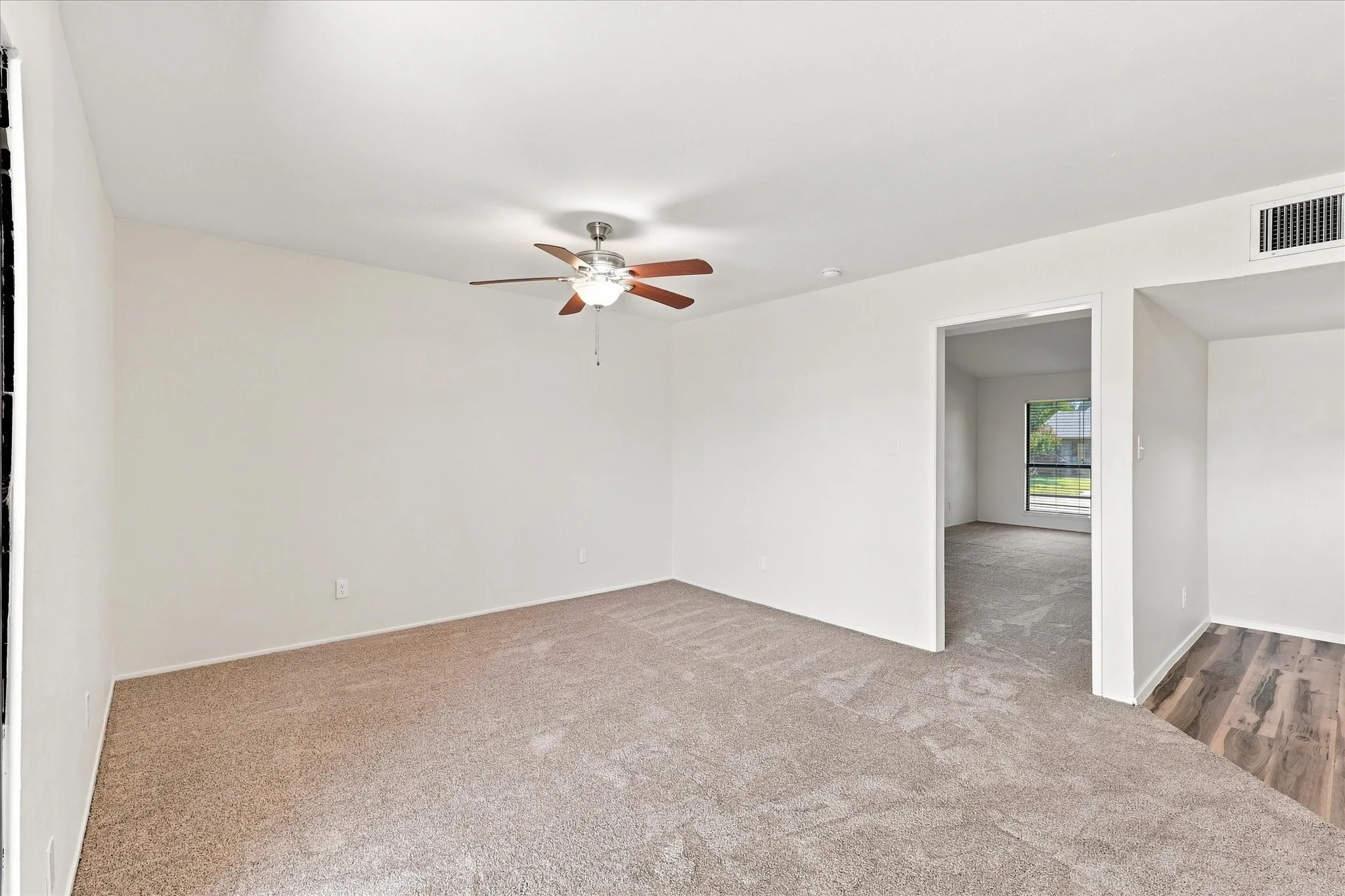 Single Family Residence For Rent in Dallas County , 411 Clear Creek Lane, Coppell, Texas 75019, 3 Bedroom, 2 Bathroom, 2 Garage spaces, 1,711 Sqft, built in 1979, mls#21378752, Real Estate Agent in Coppell, Homes For Rent in Dallas county, Homes For Rent in Coppell, Realtor in Coppell Texas, Real Estate Brokerage Independent Realty Texas, Luminita Cordes Realtor