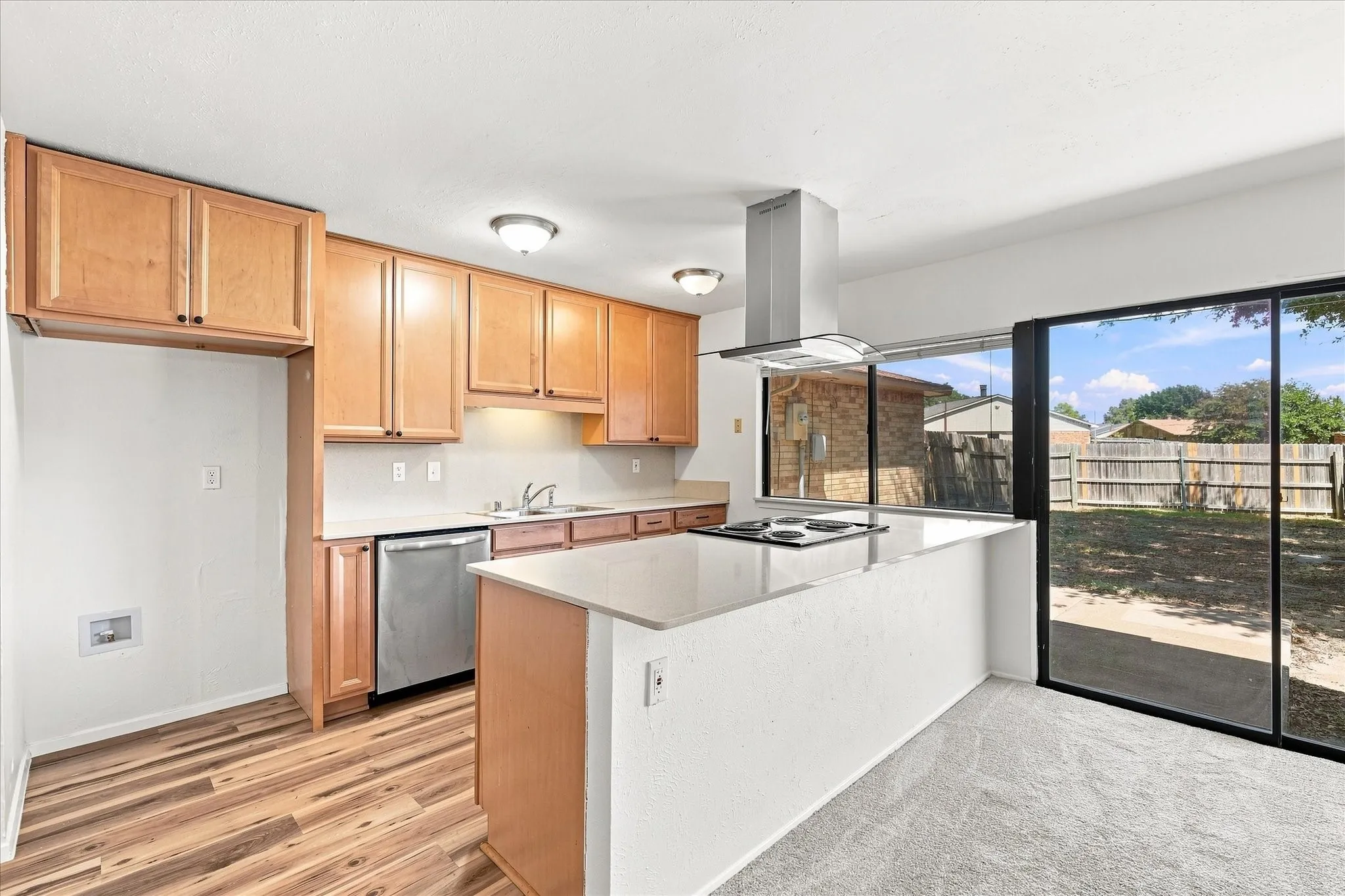 Single Family Residence For Rent in Dallas County , 411 Clear Creek Lane, Coppell, Texas 75019, 3 Bedroom, 2 Bathroom, 2 Garage spaces, 1,711 Sqft, built in 1979, mls#21378752, Real Estate Agent in Coppell, Homes For Rent in Dallas county, Homes For Rent in Coppell, Realtor in Coppell Texas, Real Estate Brokerage Independent Realty Texas, Luminita Cordes Realtor