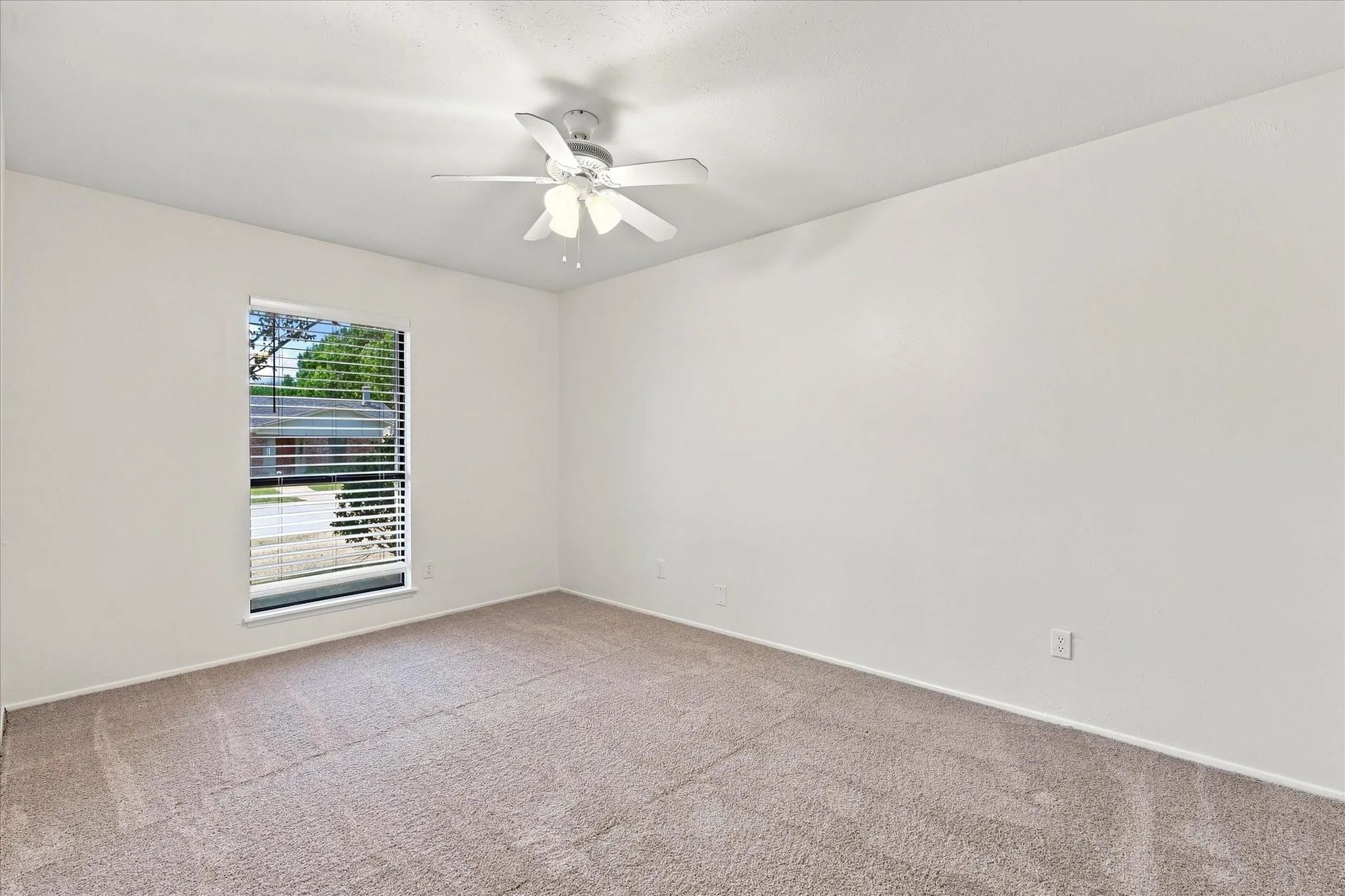 Single Family Residence For Rent in Dallas County , 411 Clear Creek Lane, Coppell, Texas 75019, 3 Bedroom, 2 Bathroom, 2 Garage spaces, 1,711 Sqft, built in 1979, mls#21378752, Real Estate Agent in Coppell, Homes For Rent in Dallas county, Homes For Rent in Coppell, Realtor in Coppell Texas, Real Estate Brokerage Independent Realty Texas, Luminita Cordes Realtor