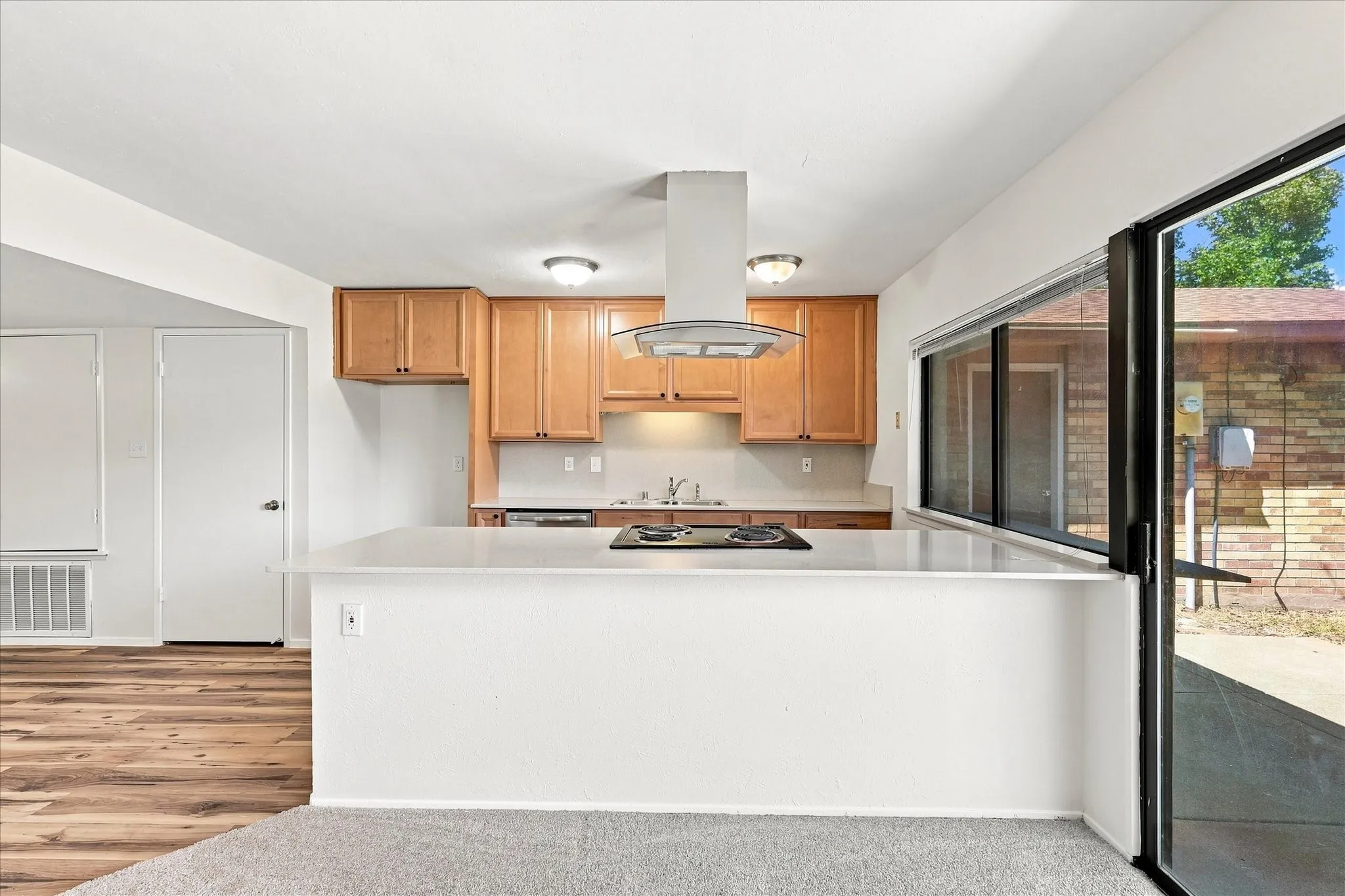 Single Family Residence For Rent in Dallas County , 411 Clear Creek Lane, Coppell, Texas 75019, 3 Bedroom, 2 Bathroom, 2 Garage spaces, 1,711 Sqft, built in 1979, mls#21378752, Real Estate Agent in Coppell, Homes For Rent in Dallas county, Homes For Rent in Coppell, Realtor in Coppell Texas, Real Estate Brokerage Independent Realty Texas, Luminita Cordes Realtor