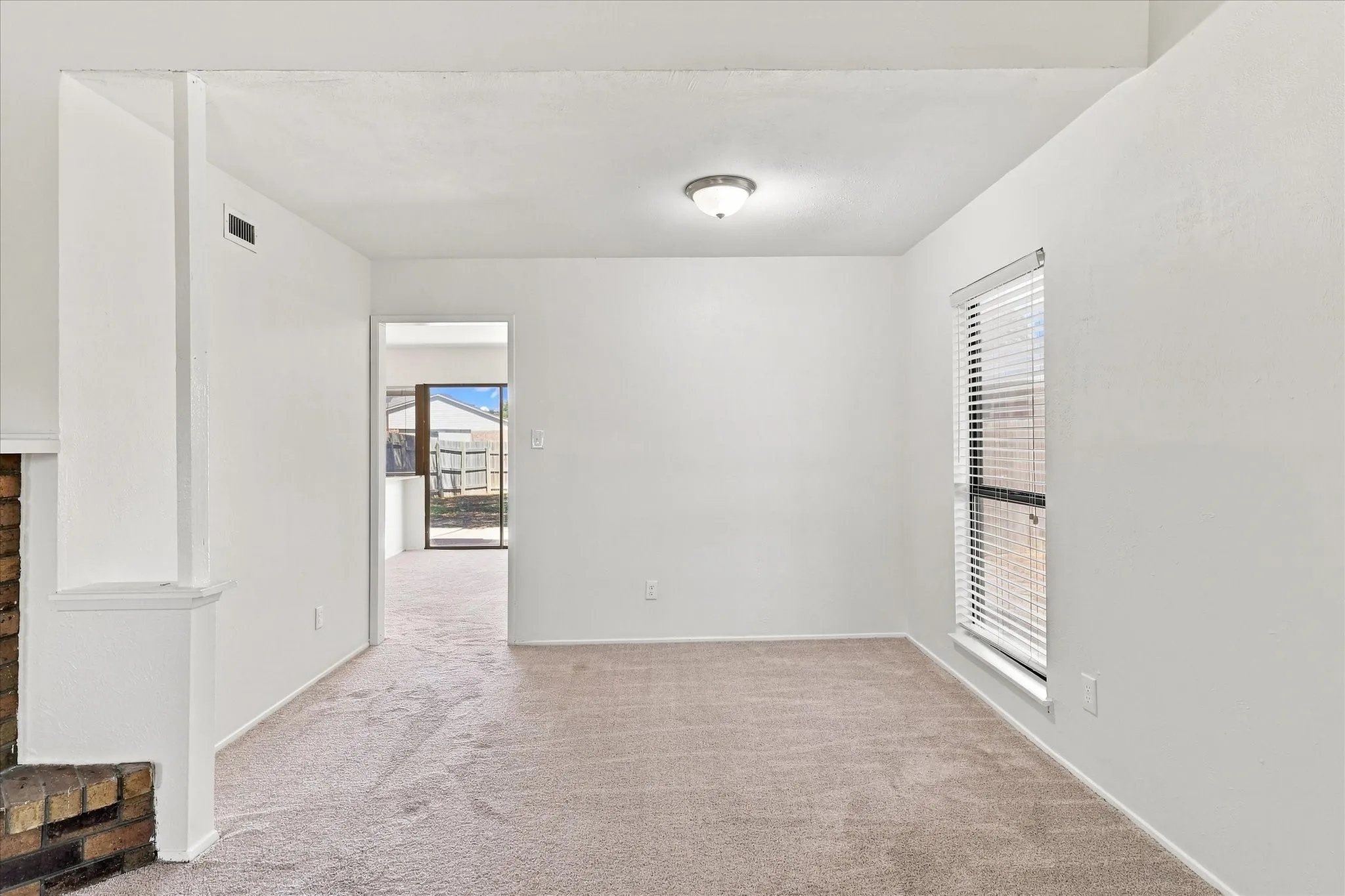 Formal dining room would make a great flex space