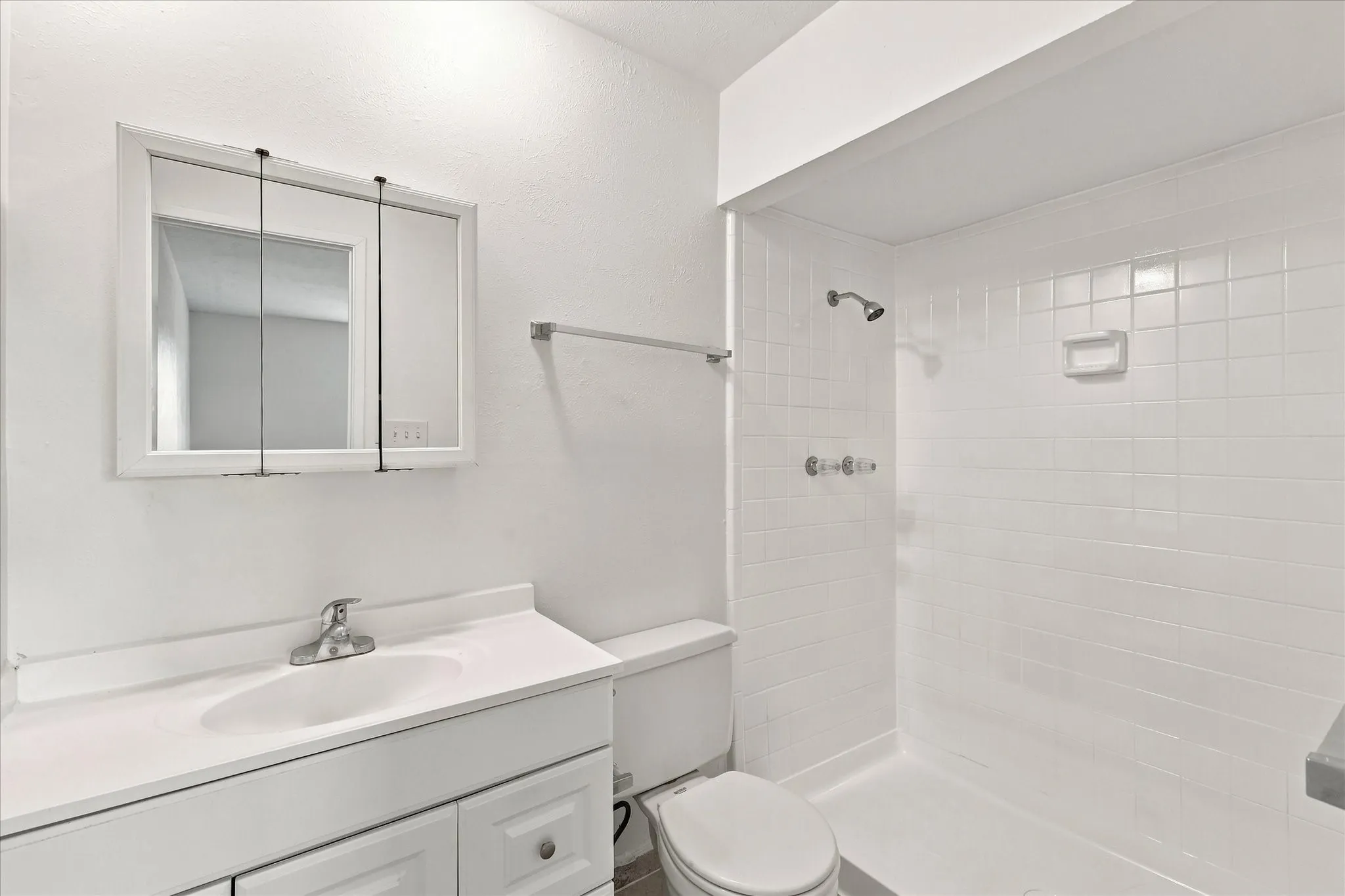Single Family Residence For Rent in Dallas County , 411 Clear Creek Lane, Coppell, Texas 75019, 3 Bedroom, 2 Bathroom, 2 Garage spaces, 1,711 Sqft, built in 1979, mls#21378752, Real Estate Agent in Coppell, Homes For Rent in Dallas county, Homes For Rent in Coppell, Realtor in Coppell Texas, Real Estate Brokerage Independent Realty Texas, Luminita Cordes Realtor