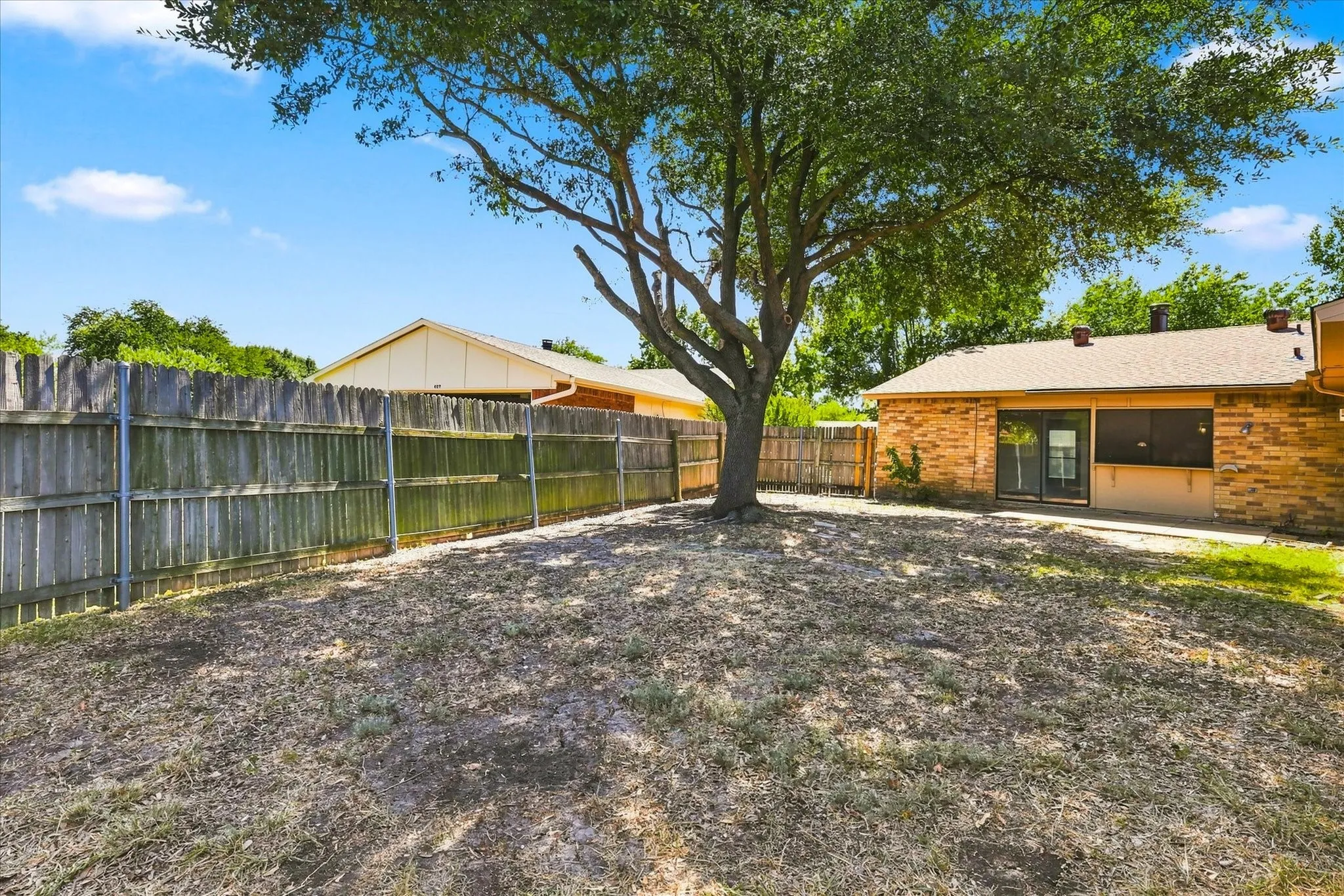Single Family Residence For Rent in Dallas County , 411 Clear Creek Lane, Coppell, Texas 75019, 3 Bedroom, 2 Bathroom, 2 Garage spaces, 1,711 Sqft, built in 1979, mls#21378752, Real Estate Agent in Coppell, Homes For Rent in Dallas county, Homes For Rent in Coppell, Realtor in Coppell Texas, Real Estate Brokerage Independent Realty Texas, Luminita Cordes Realtor