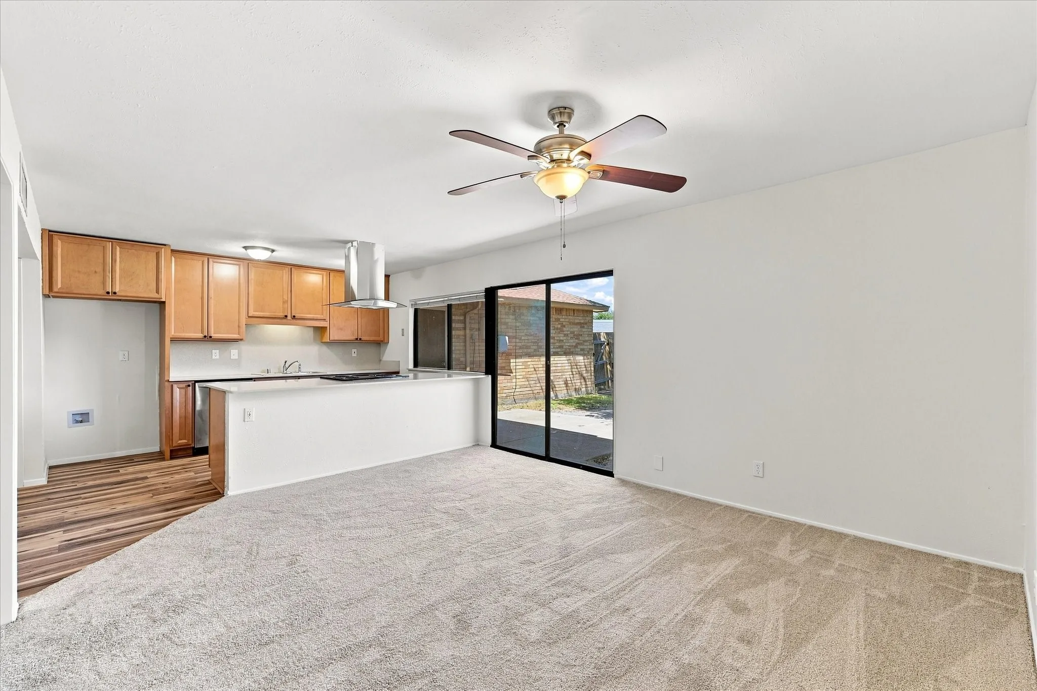 Single Family Residence For Rent in Dallas County , 411 Clear Creek Lane, Coppell, Texas 75019, 3 Bedroom, 2 Bathroom, 2 Garage spaces, 1,711 Sqft, built in 1979, mls#21378752, Real Estate Agent in Coppell, Homes For Rent in Dallas county, Homes For Rent in Coppell, Realtor in Coppell Texas, Real Estate Brokerage Independent Realty Texas, Luminita Cordes Realtor