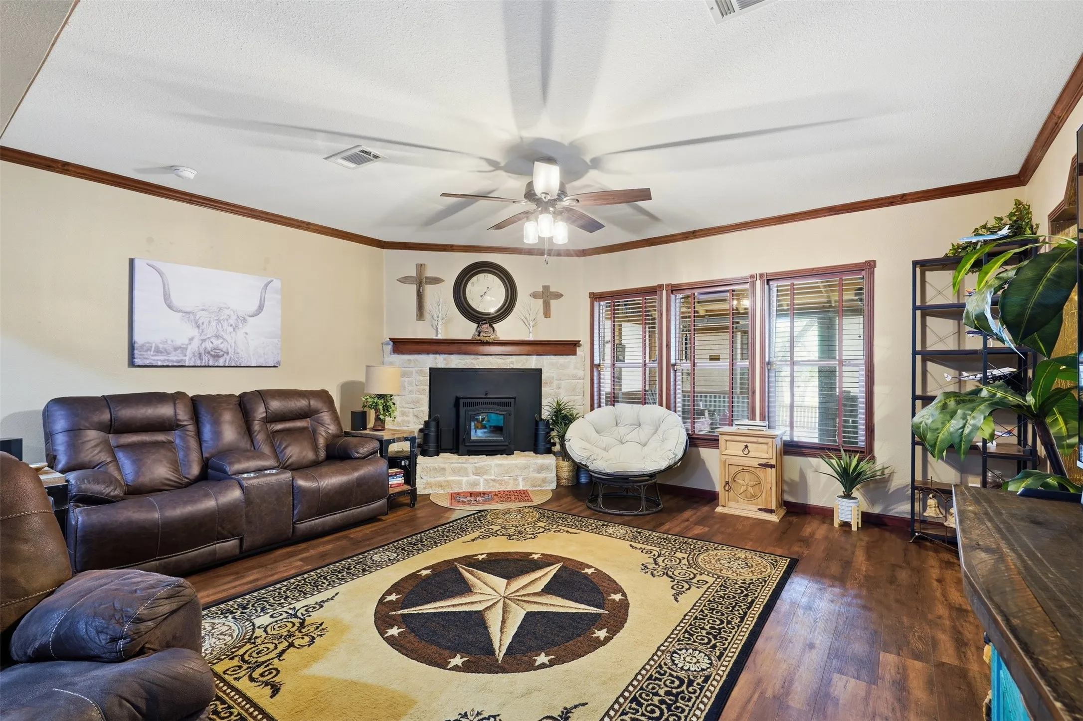 Manufactured Home For Sale in Johnson County , 3717 Woodview Drive, Joshua, Texas 76058, 3 Bedroom, 2 Bathroom, 1 Garage spaces, 1,920 Sqft, built in 2013, mls#21372800, Real Estate Agent in Joshua, Homes For Sale in Johnson county, Homes For Sale in Joshua, Realtor in Joshua Texas, Real Estate Brokerage Independent Realty Texas, Luminita Cordes Realtor