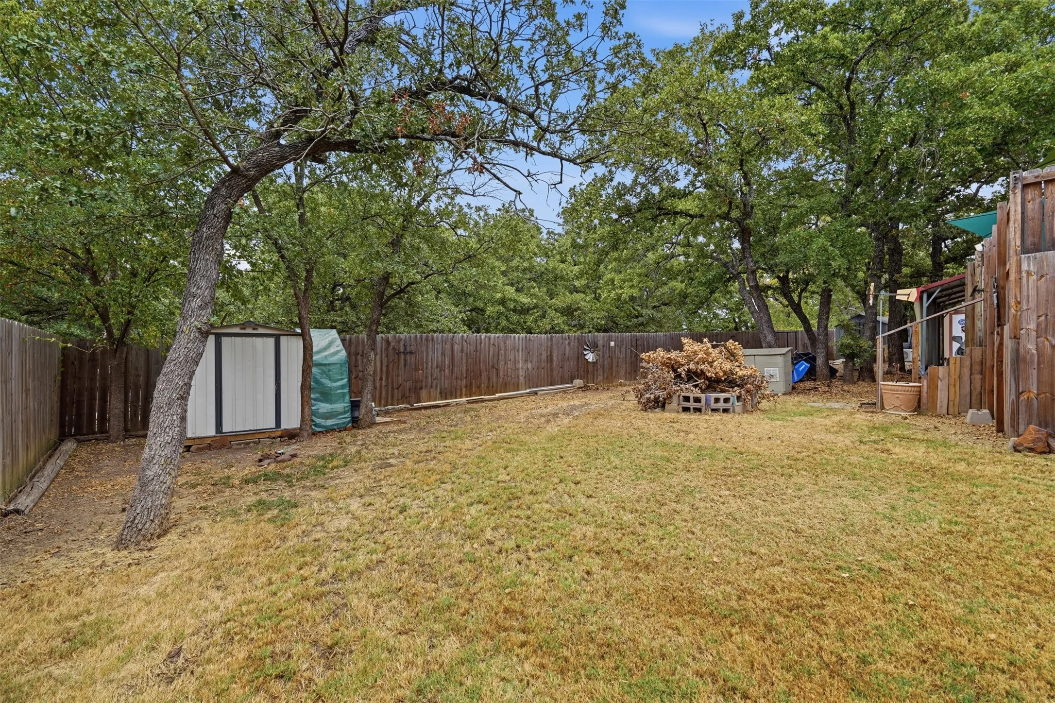 Manufactured Home For Sale in Johnson County , 3717 Woodview Drive, Joshua, Texas 76058, 3 Bedroom, 2 Bathroom, 1 Garage spaces, 1,920 Sqft, built in 2013, mls#21372800, Real Estate Agent in Joshua, Homes For Sale in Johnson county, Homes For Sale in Joshua, Realtor in Joshua Texas, Real Estate Brokerage Independent Realty Texas, Luminita Cordes Realtor