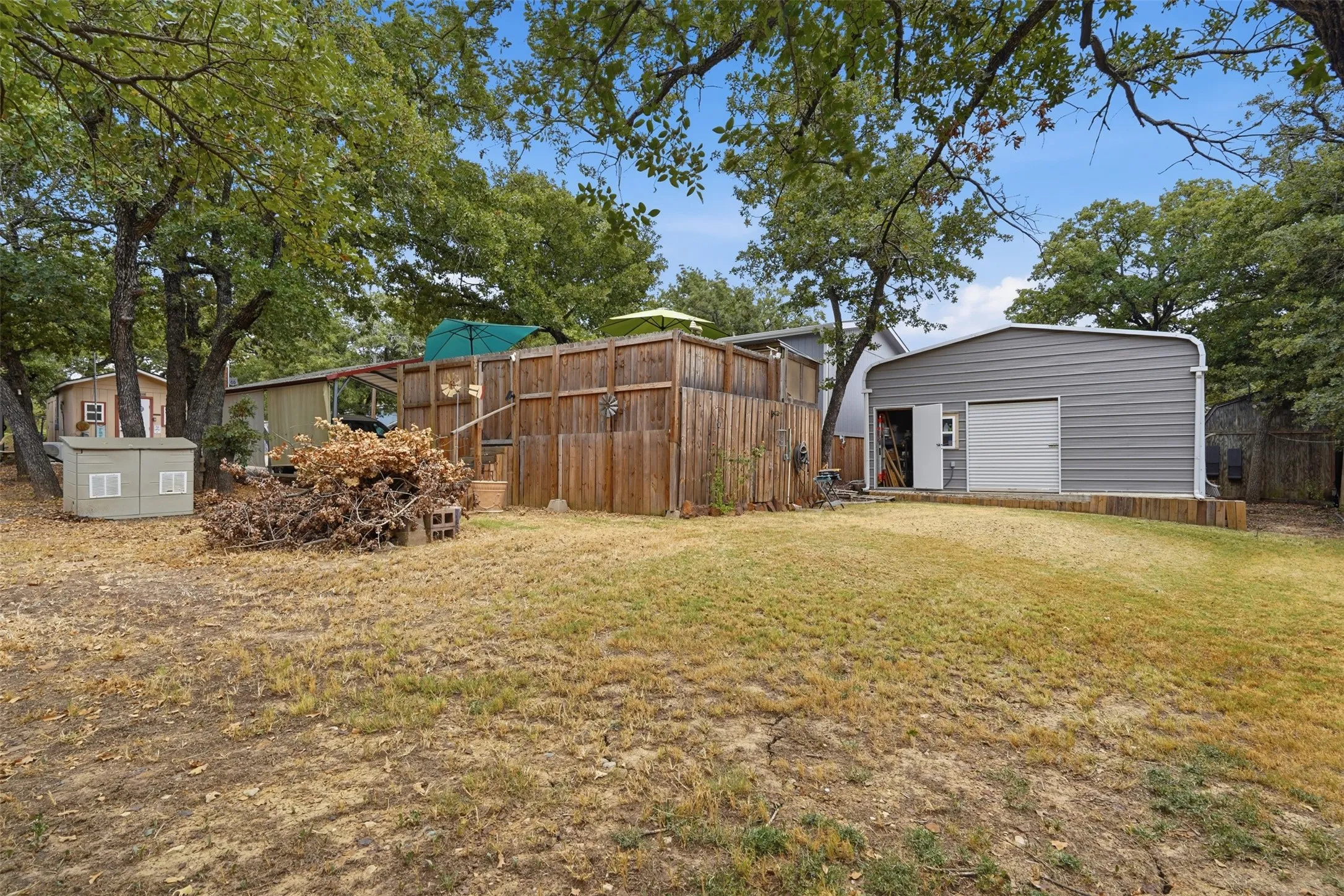 Manufactured Home For Sale in Johnson County , 3717 Woodview Drive, Joshua, Texas 76058, 3 Bedroom, 2 Bathroom, 1 Garage spaces, 1,920 Sqft, built in 2013, mls#21372800, Real Estate Agent in Joshua, Homes For Sale in Johnson county, Homes For Sale in Joshua, Realtor in Joshua Texas, Real Estate Brokerage Independent Realty Texas, Luminita Cordes Realtor