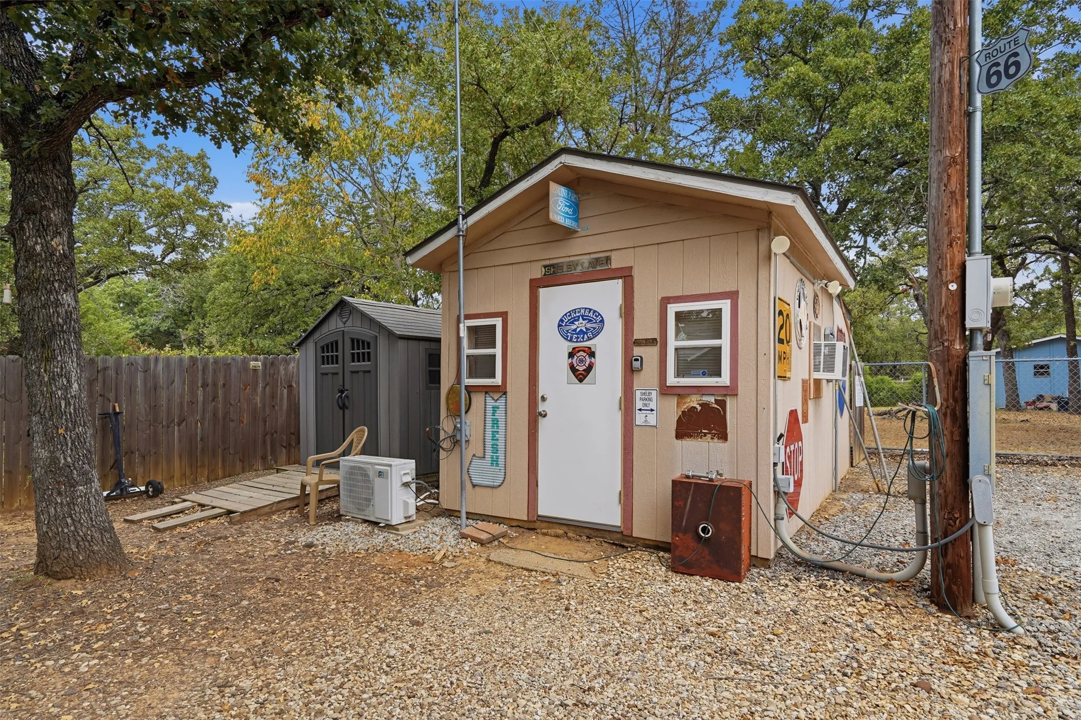 Manufactured Home For Sale in Johnson County , 3717 Woodview Drive, Joshua, Texas 76058, 3 Bedroom, 2 Bathroom, 1 Garage spaces, 1,920 Sqft, built in 2013, mls#21372800, Real Estate Agent in Joshua, Homes For Sale in Johnson county, Homes For Sale in Joshua, Realtor in Joshua Texas, Real Estate Brokerage Independent Realty Texas, Luminita Cordes Realtor