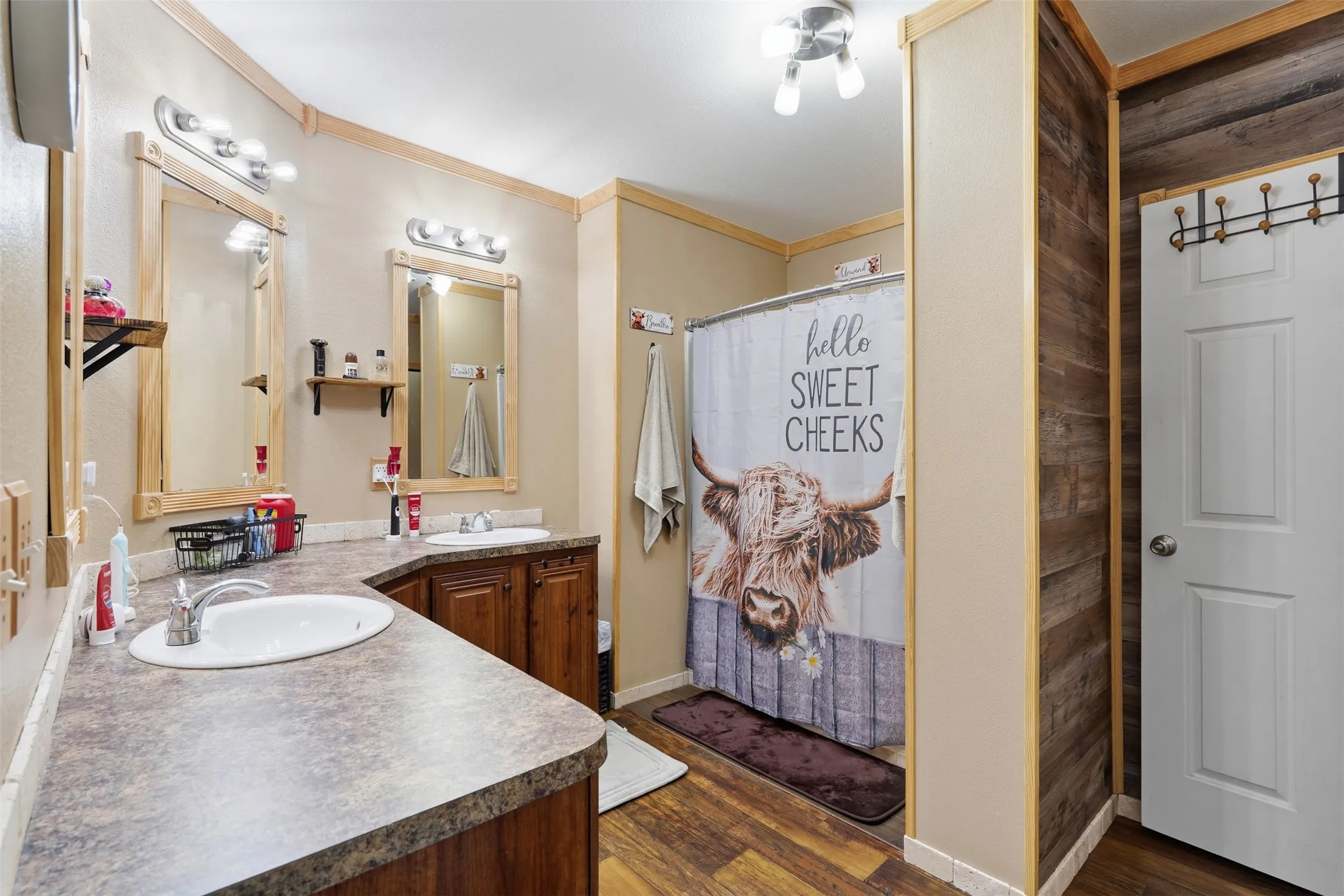 Manufactured Home For Sale in Johnson County , 3717 Woodview Drive, Joshua, Texas 76058, 3 Bedroom, 2 Bathroom, 1 Garage spaces, 1,920 Sqft, built in 2013, mls#21372800, Real Estate Agent in Joshua, Homes For Sale in Johnson county, Homes For Sale in Joshua, Realtor in Joshua Texas, Real Estate Brokerage Independent Realty Texas, Luminita Cordes Realtor