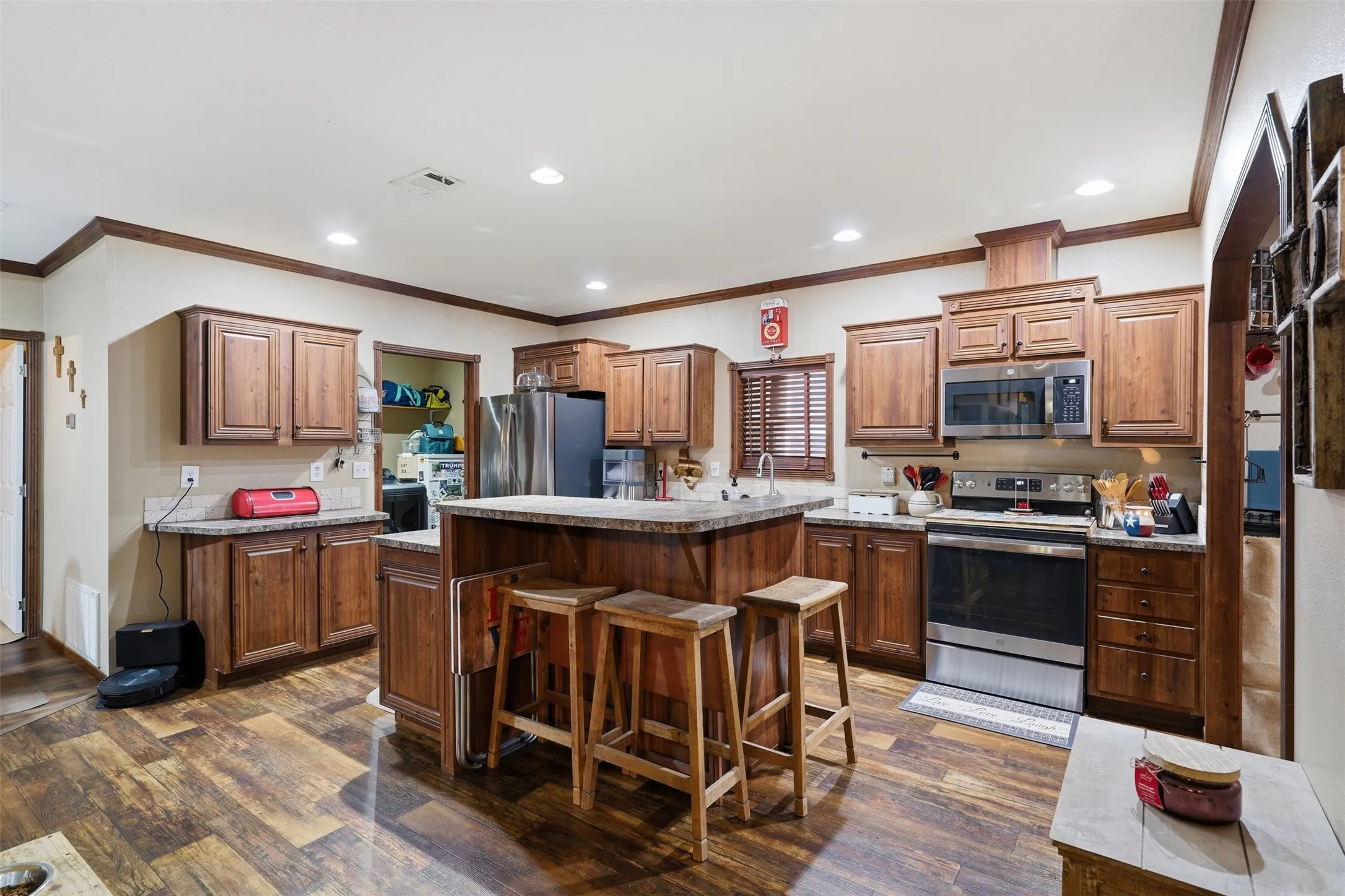 Manufactured Home For Sale in Johnson County , 3717 Woodview Drive, Joshua, Texas 76058, 3 Bedroom, 2 Bathroom, 1 Garage spaces, 1,920 Sqft, built in 2013, mls#21372800, Real Estate Agent in Joshua, Homes For Sale in Johnson county, Homes For Sale in Joshua, Realtor in Joshua Texas, Real Estate Brokerage Independent Realty Texas, Luminita Cordes Realtor