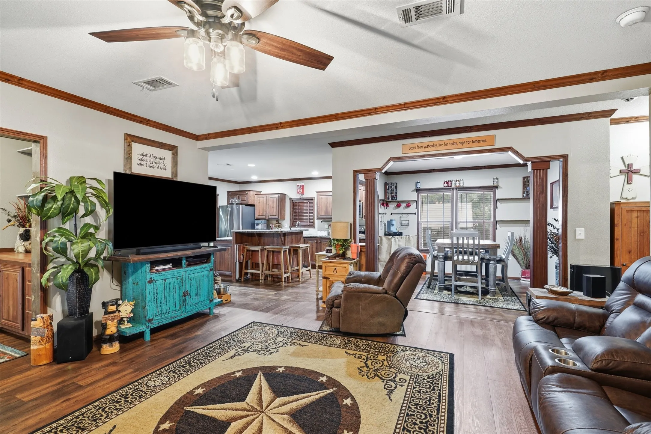 Manufactured Home For Sale in Johnson County , 3717 Woodview Drive, Joshua, Texas 76058, 3 Bedroom, 2 Bathroom, 1 Garage spaces, 1,920 Sqft, built in 2013, mls#21372800, Real Estate Agent in Joshua, Homes For Sale in Johnson county, Homes For Sale in Joshua, Realtor in Joshua Texas, Real Estate Brokerage Independent Realty Texas, Luminita Cordes Realtor