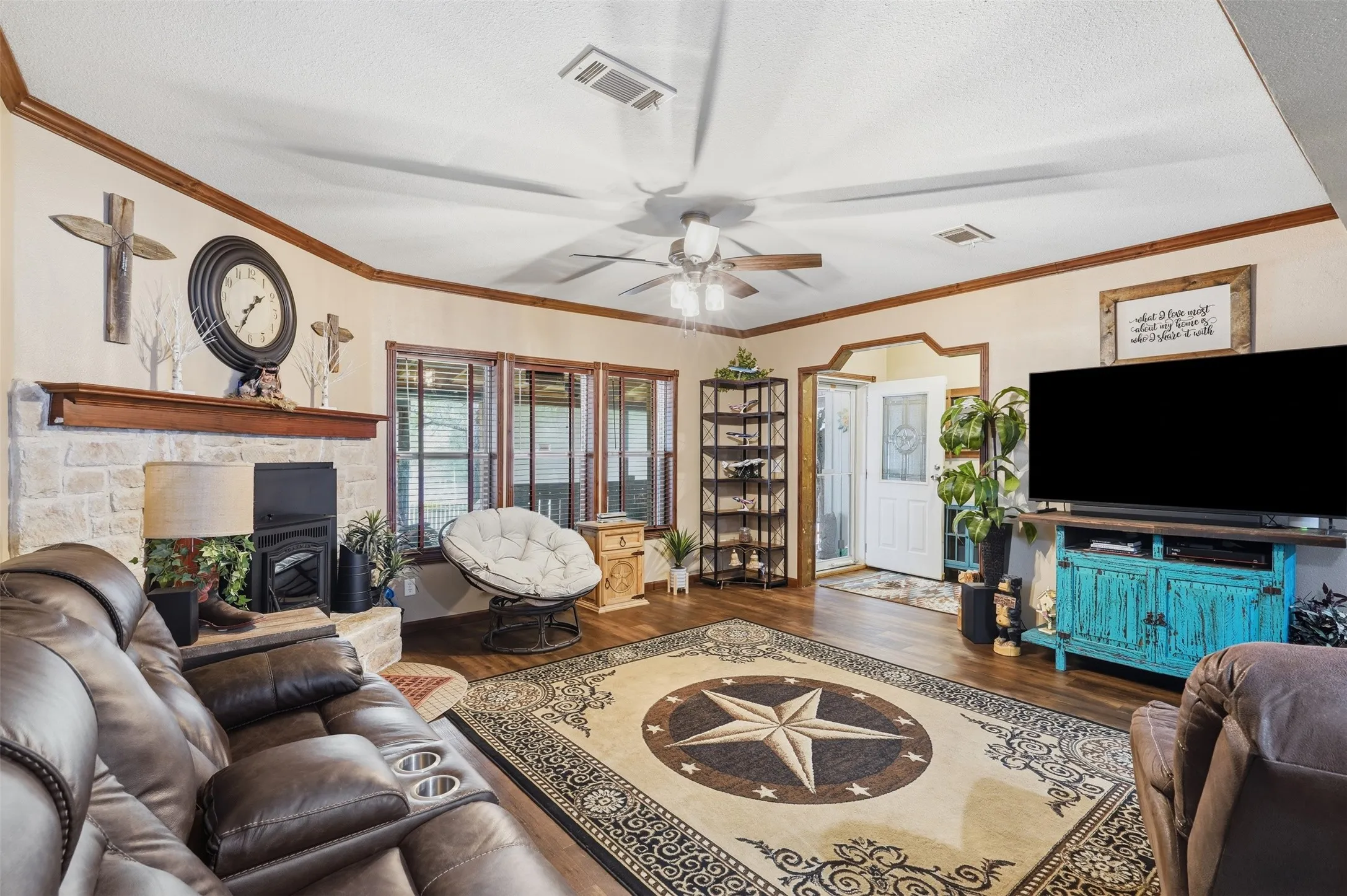 Manufactured Home For Sale in Johnson County , 3717 Woodview Drive, Joshua, Texas 76058, 3 Bedroom, 2 Bathroom, 1 Garage spaces, 1,920 Sqft, built in 2013, mls#21372800, Real Estate Agent in Joshua, Homes For Sale in Johnson county, Homes For Sale in Joshua, Realtor in Joshua Texas, Real Estate Brokerage Independent Realty Texas, Luminita Cordes Realtor