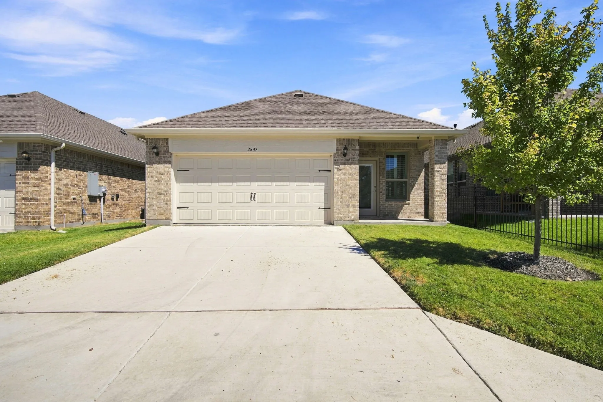 Single Family Residence For Sale in Ellis County , 2838 Buttermilk Drive, Midlothian, Texas 76065, 3 Bedroom, 2 Bathroom, 2 Garage spaces, 1,725 Sqft, built in 2025, mls#21377511, Real Estate Agent in Midlothian, Homes For Sale in Ellis county, Homes For Sale in Midlothian, Realtor in Midlothian Texas, Real Estate Brokerage Independent Realty Texas, Luminita Cordes Realtor