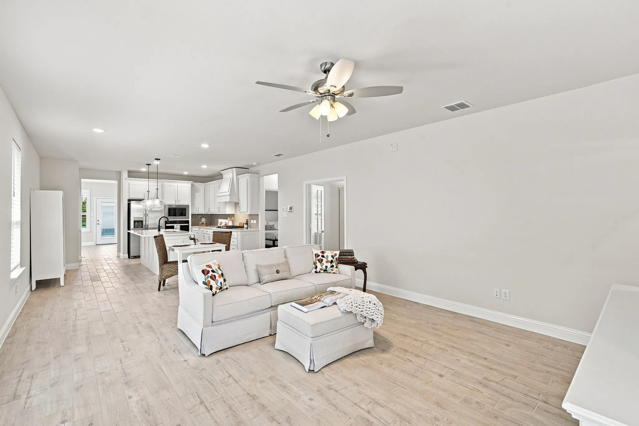 Single Family Residence For Sale in Ellis County , 2838 Buttermilk Drive, Midlothian, Texas 76065, 3 Bedroom, 2 Bathroom, 2 Garage spaces, 1,725 Sqft, built in 2025, mls#21377511, Real Estate Agent in Midlothian, Homes For Sale in Ellis county, Homes For Sale in Midlothian, Realtor in Midlothian Texas, Real Estate Brokerage Independent Realty Texas, Luminita Cordes Realtor