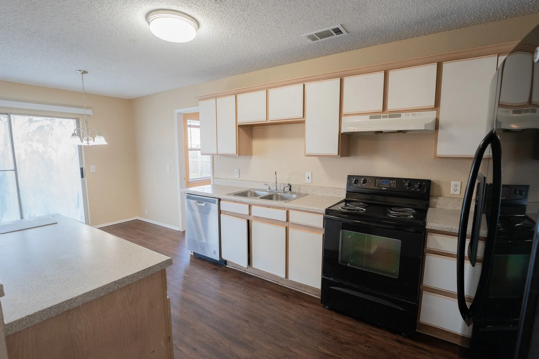 Single Family Residence For Rent in Dallas County , 1524 Clemson Drive, Glenn Heights, Texas 75154, 3 Bedroom, 2 Bathroom, 2 Garage spaces, 1,535 Sqft, built in 1997, mls#21378777, Real Estate Agent in Glenn Heights, Homes For Rent in Dallas county, Homes For Rent in Glenn Heights, Realtor in Glenn Heights Texas, Real Estate Brokerage Independent Realty Texas, Luminita Cordes Realtor