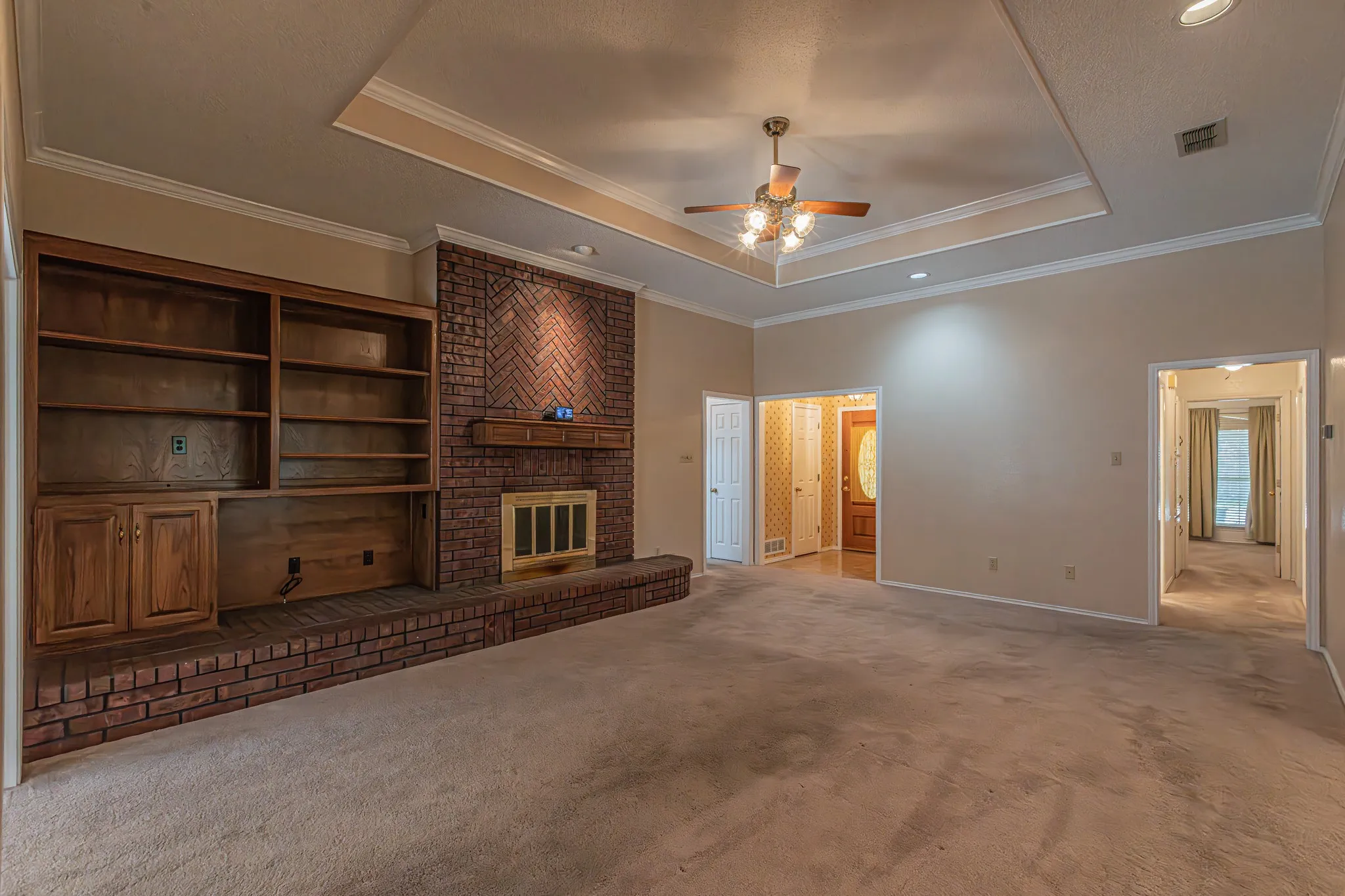 Single Family Residence For Sale in Tarrant County , 3901 Echo Hill Court, Arlington, Texas 76001, 4 Bedroom, 2 Bathroom, 2 Garage spaces, 2,026 Sqft, built in 1987, mls#21378771, Real Estate Agent in Arlington, Homes For Sale in Tarrant county, Homes For Sale in Arlington, Realtor in Arlington Texas, Real Estate Brokerage Independent Realty Texas, Luminita Cordes Realtor