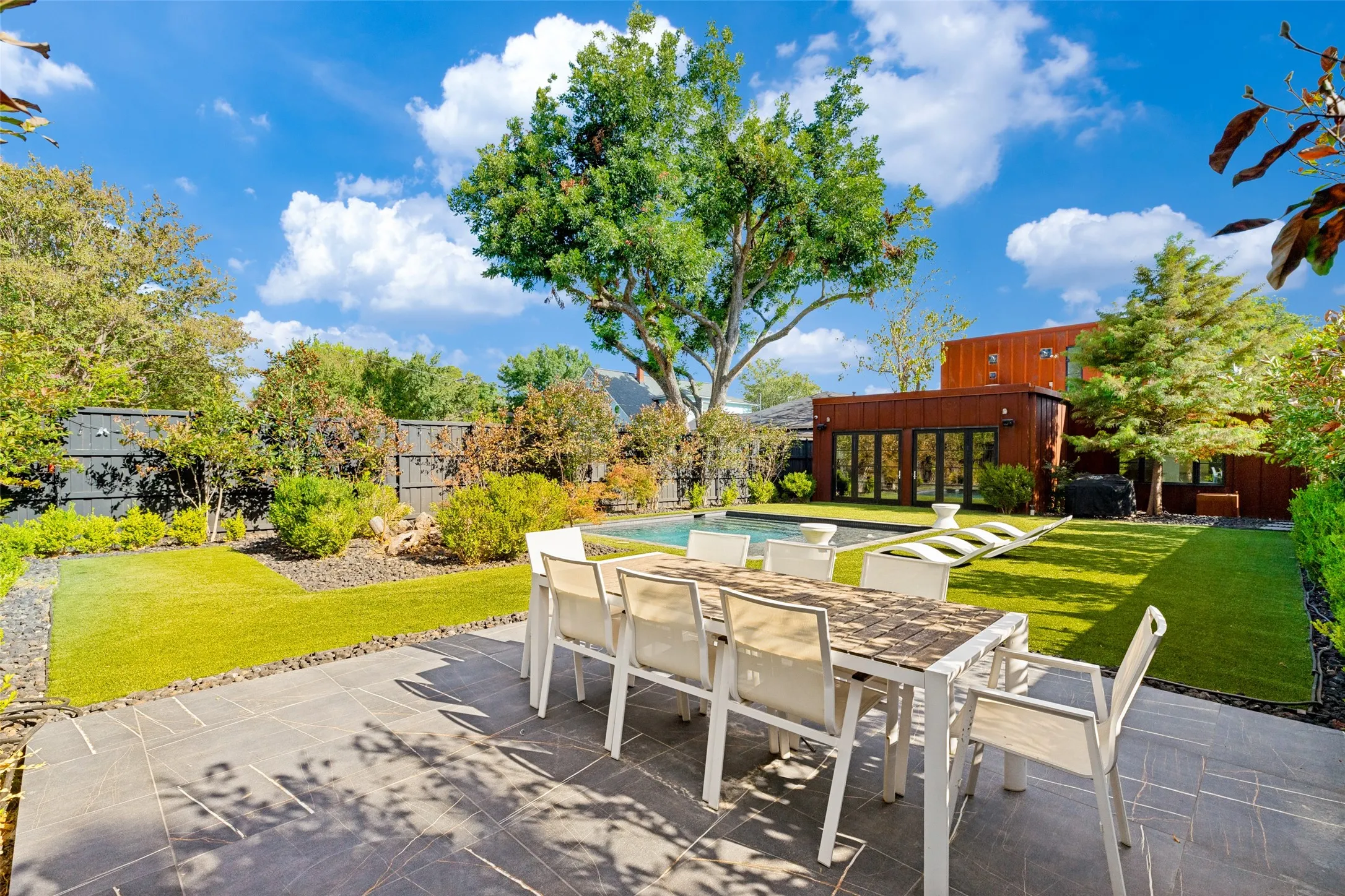Single Family Residence For Sale in Dallas County , 5817 Richmond Avenue, Dallas, Texas 75206, 4 Bedroom, 5 Bathroom, 2 Garage spaces, 3,466 Sqft, built in 2021, mls#21373135, Real Estate Agent in Dallas, Homes For Sale in Dallas county, Homes For Sale in Dallas, Realtor in Dallas Texas, Real Estate Brokerage Independent Realty Texas, Luminita Cordes Realtor