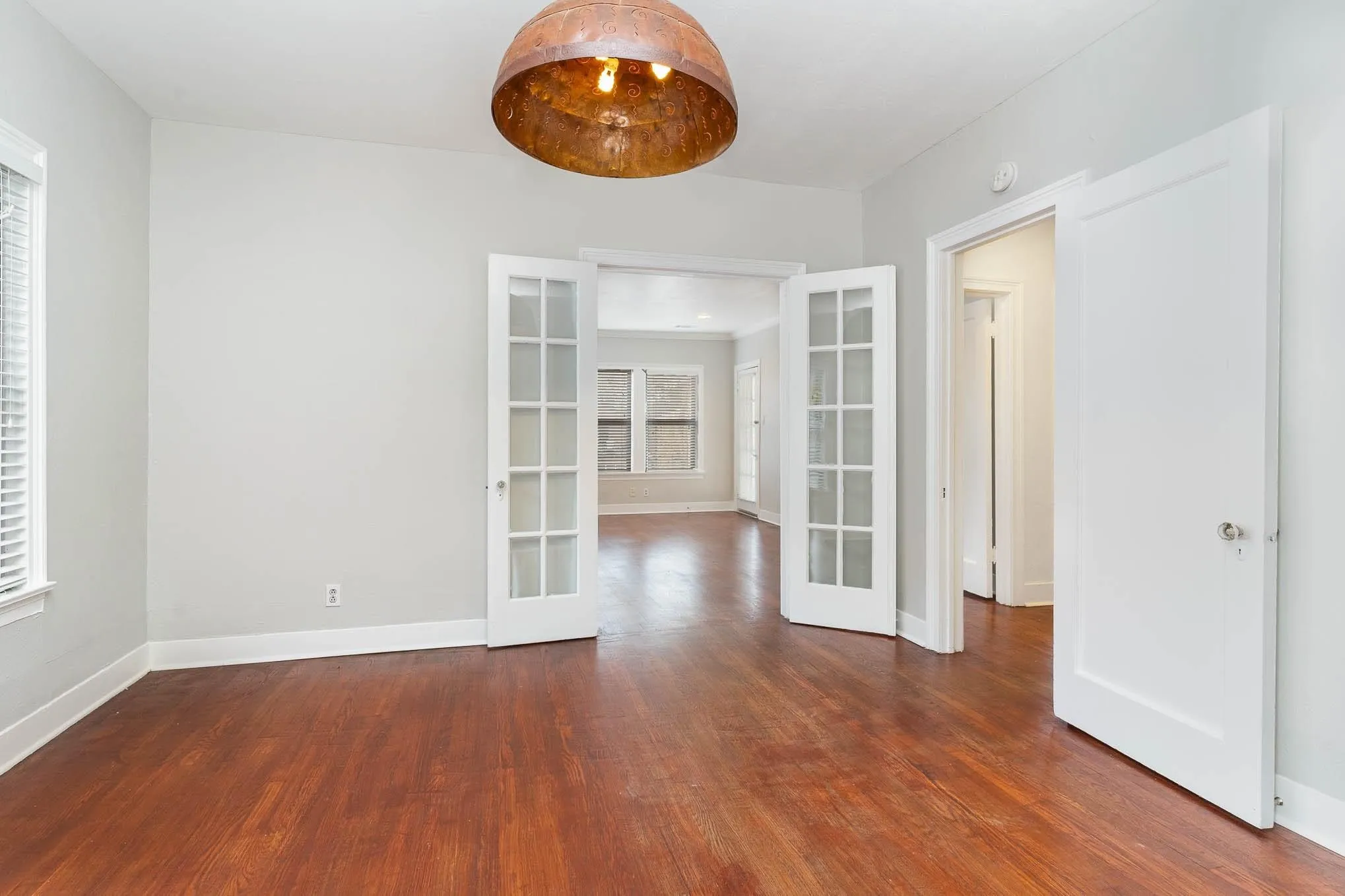 Duplex For Rent in Dallas County , 4008 Herschel Avenue, Dallas, Texas 75219, 2 Bedroom, 2 Bathroom, Garage spaces, 1,479 Sqft, built in 1949, mls#21378769, Real Estate Agent in Dallas, Homes For Rent in Dallas county, Homes For Rent in Dallas, Realtor in Dallas Texas, Real Estate Brokerage Independent Realty Texas, Luminita Cordes Realtor