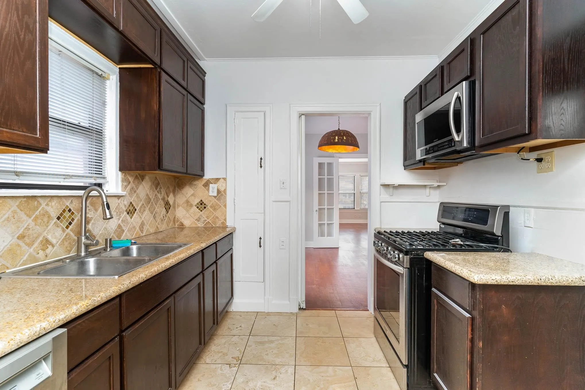 Duplex For Rent in Dallas County , 4008 Herschel Avenue, Dallas, Texas 75219, 2 Bedroom, 2 Bathroom, Garage spaces, 1,479 Sqft, built in 1949, mls#21378769, Real Estate Agent in Dallas, Homes For Rent in Dallas county, Homes For Rent in Dallas, Realtor in Dallas Texas, Real Estate Brokerage Independent Realty Texas, Luminita Cordes Realtor