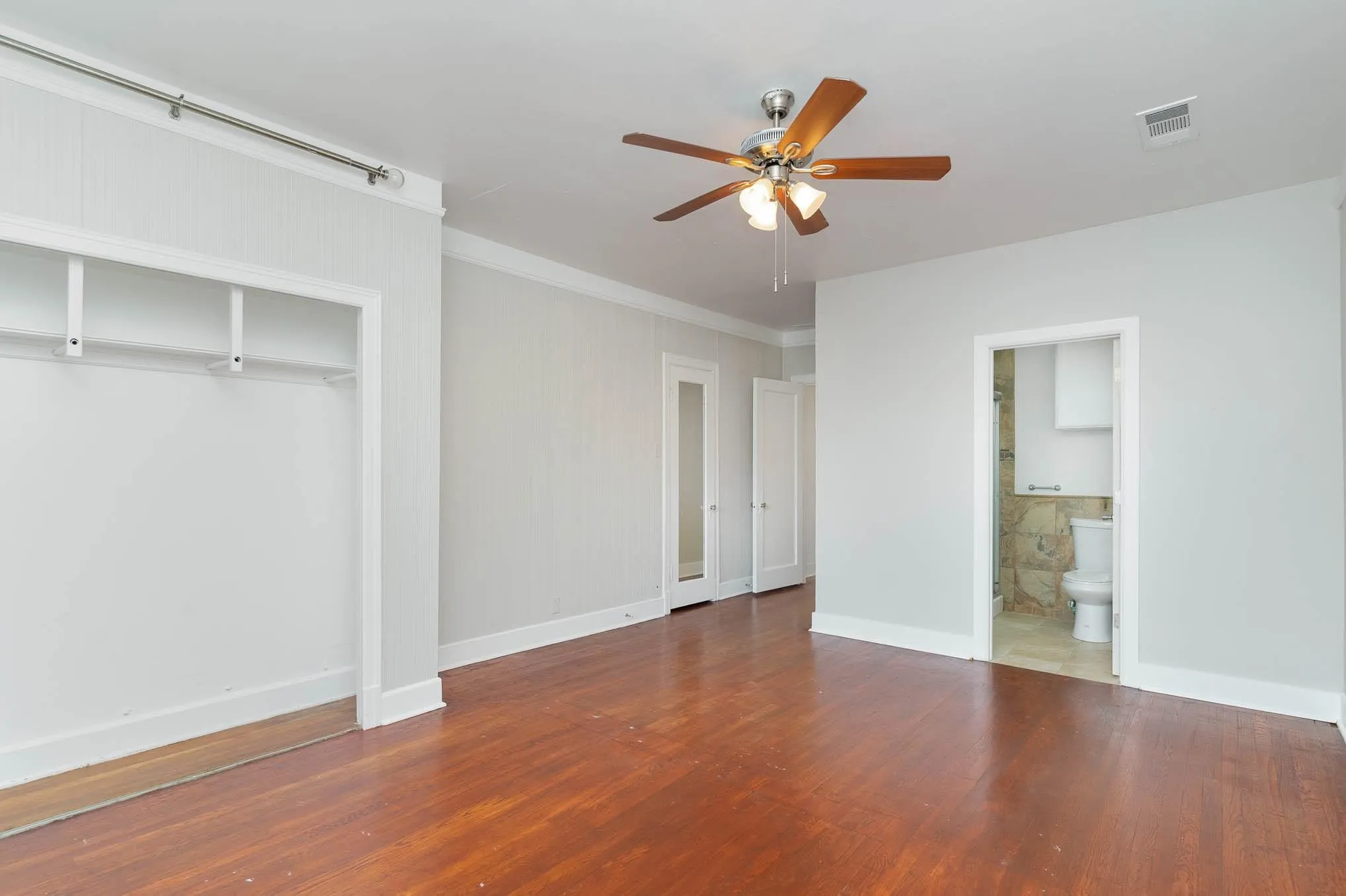 Duplex For Rent in Dallas County , 4008 Herschel Avenue, Dallas, Texas 75219, 2 Bedroom, 2 Bathroom, Garage spaces, 1,479 Sqft, built in 1949, mls#21378769, Real Estate Agent in Dallas, Homes For Rent in Dallas county, Homes For Rent in Dallas, Realtor in Dallas Texas, Real Estate Brokerage Independent Realty Texas, Luminita Cordes Realtor