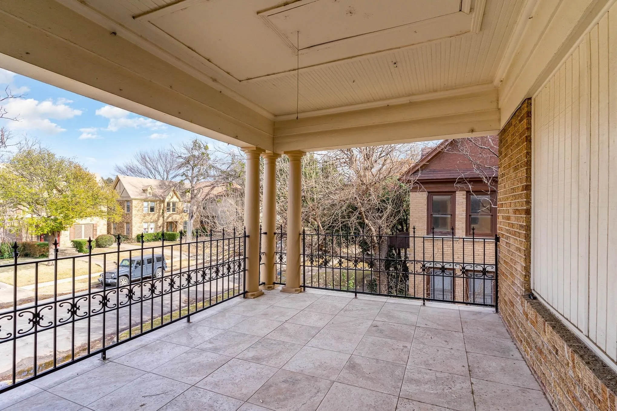 Duplex For Rent in Dallas County , 4008 Herschel Avenue, Dallas, Texas 75219, 2 Bedroom, 2 Bathroom, Garage spaces, 1,479 Sqft, built in 1949, mls#21378769, Real Estate Agent in Dallas, Homes For Rent in Dallas county, Homes For Rent in Dallas, Realtor in Dallas Texas, Real Estate Brokerage Independent Realty Texas, Luminita Cordes Realtor