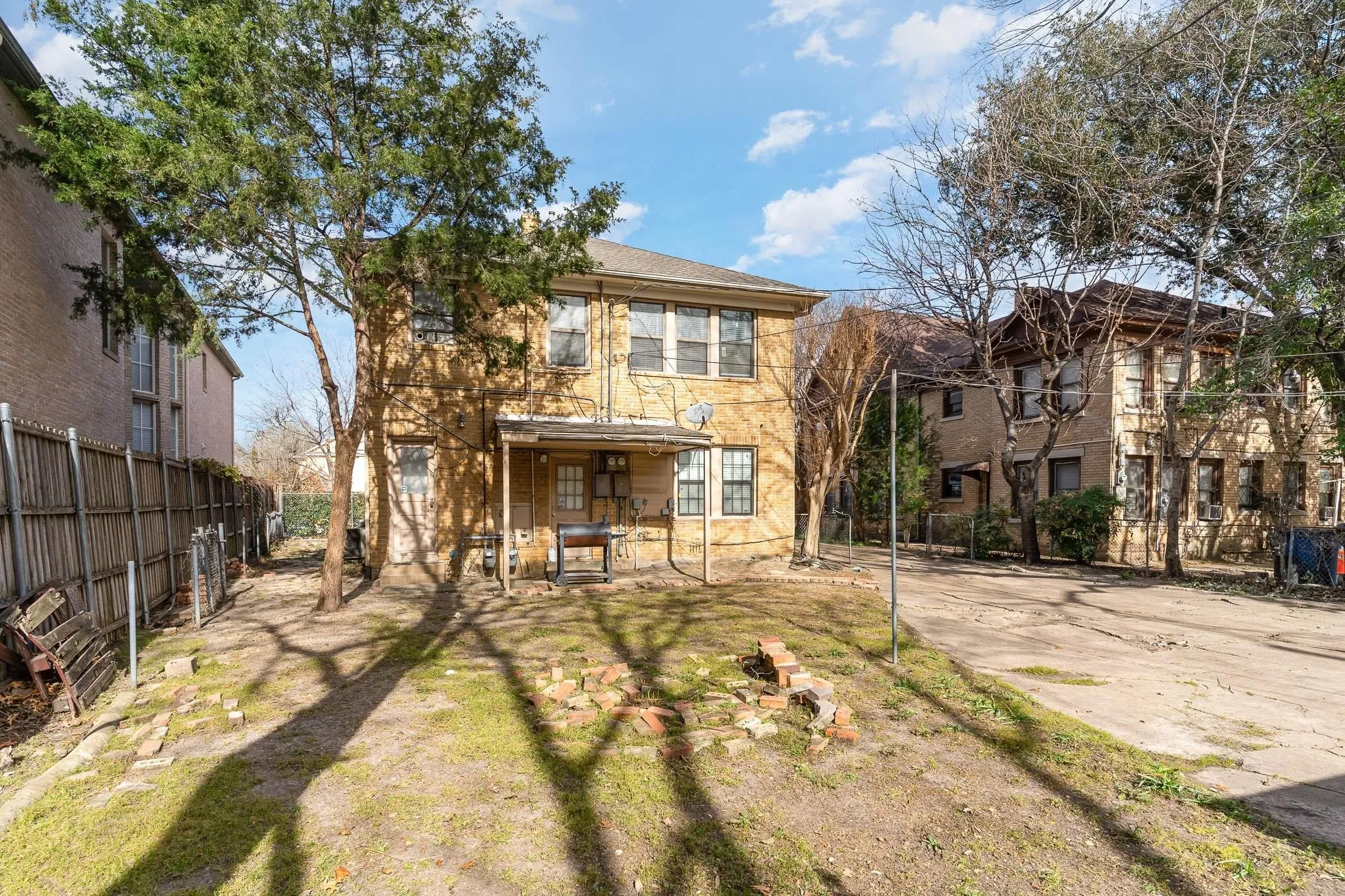 Duplex For Rent in Dallas County , 4008 Herschel Avenue, Dallas, Texas 75219, 2 Bedroom, 2 Bathroom, Garage spaces, 1,479 Sqft, built in 1949, mls#21378769, Real Estate Agent in Dallas, Homes For Rent in Dallas county, Homes For Rent in Dallas, Realtor in Dallas Texas, Real Estate Brokerage Independent Realty Texas, Luminita Cordes Realtor