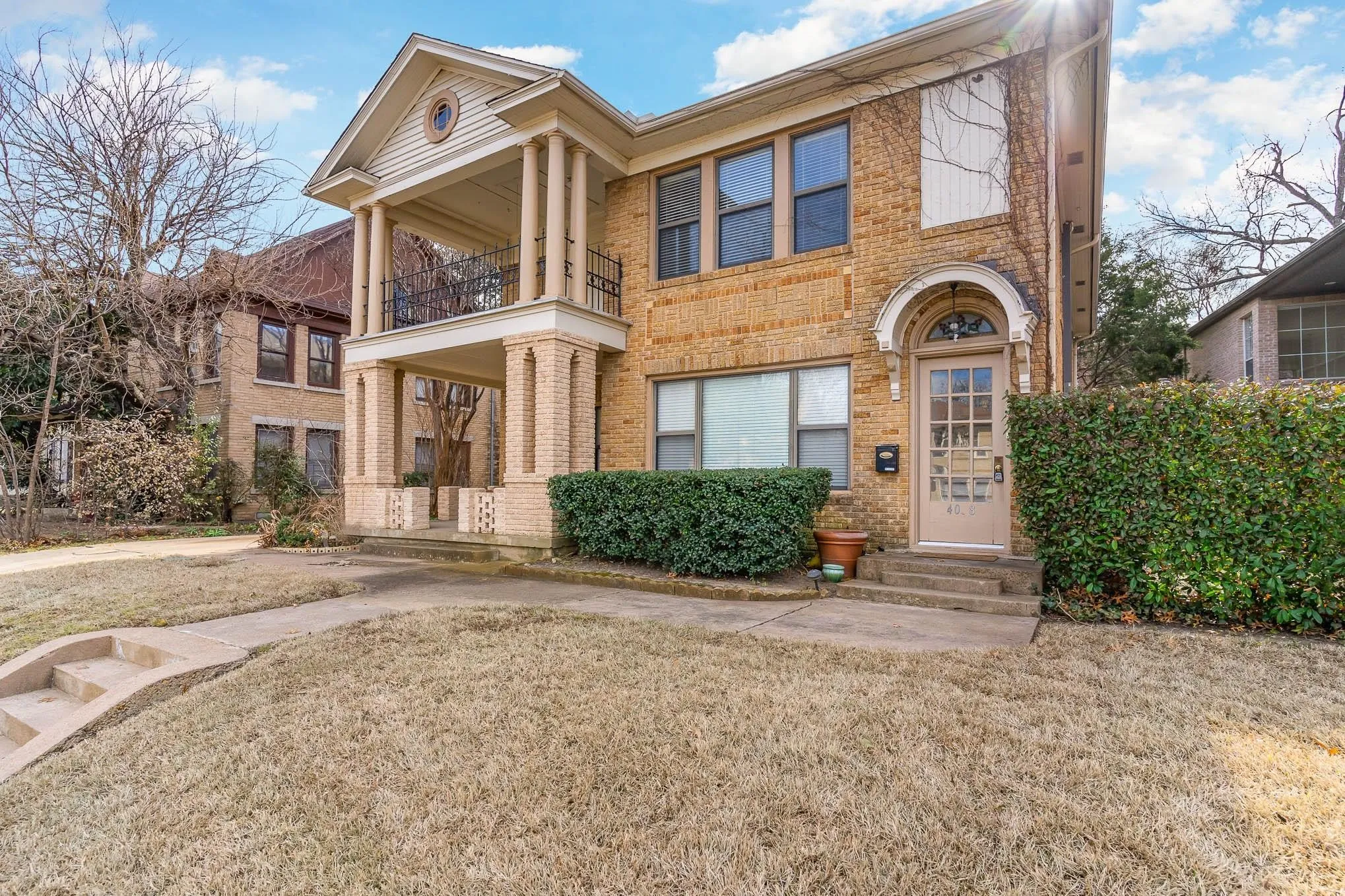 Duplex For Rent in Dallas County , 4008 Herschel Avenue, Dallas, Texas 75219, 2 Bedroom, 2 Bathroom, Garage spaces, 1,479 Sqft, built in 1949, mls#21378769, Real Estate Agent in Dallas, Homes For Rent in Dallas county, Homes For Rent in Dallas, Realtor in Dallas Texas, Real Estate Brokerage Independent Realty Texas, Luminita Cordes Realtor