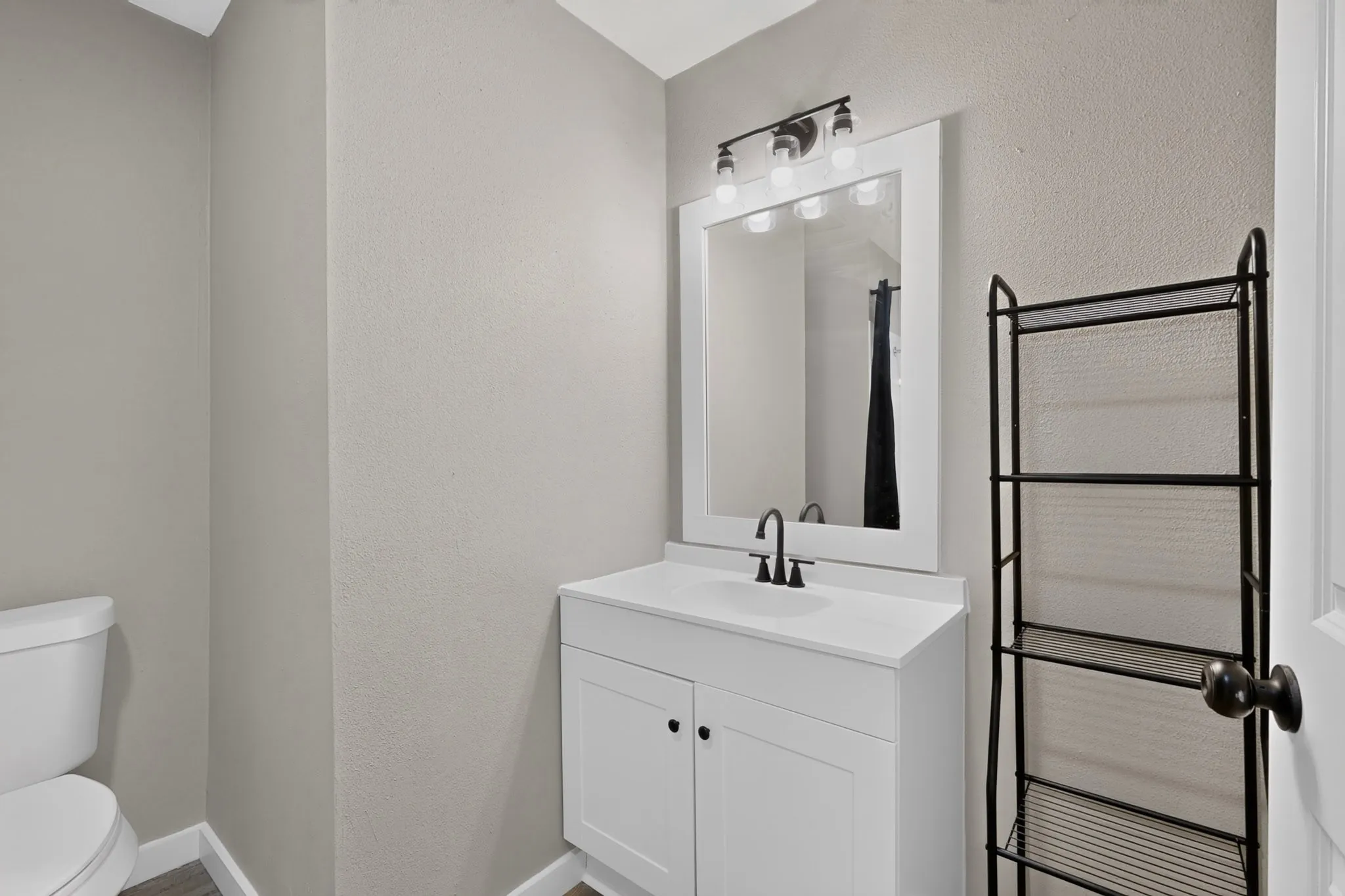 Guest Bath New Vanity & Fixtures