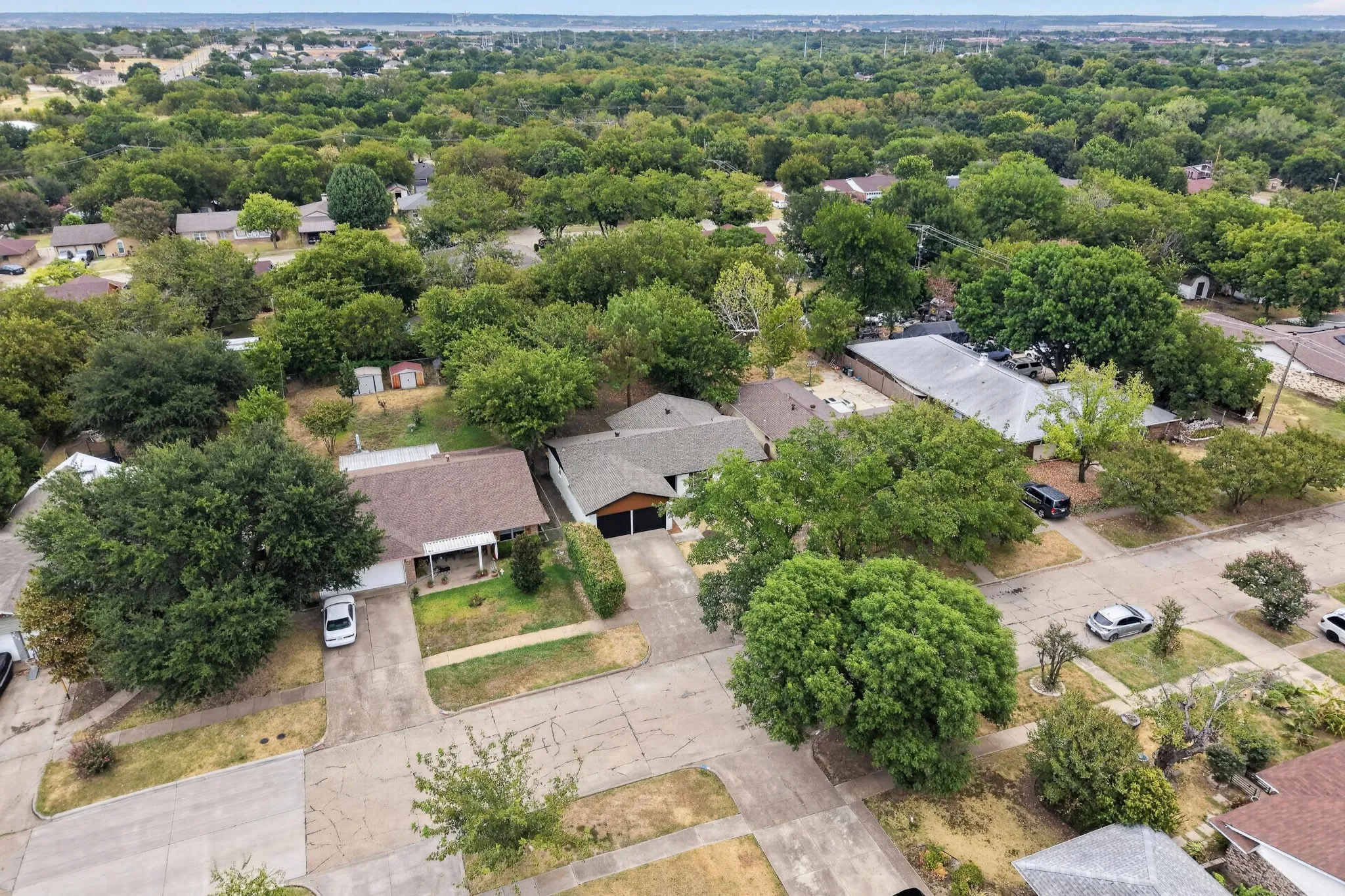 Single Family Residence For Sale in Dallas County , 926 SE 3rd Street, Grand Prairie, Texas 75051, 3 Bedroom, 2 Bathroom, 2 Garage spaces, 1,299 Sqft, built in 1971, mls#21378622, Real Estate Agent in Grand Prairie, Homes For Sale in Dallas county, Homes For Sale in Grand Prairie, Realtor in Grand Prairie Texas, Real Estate Brokerage Independent Realty Texas, Luminita Cordes Realtor