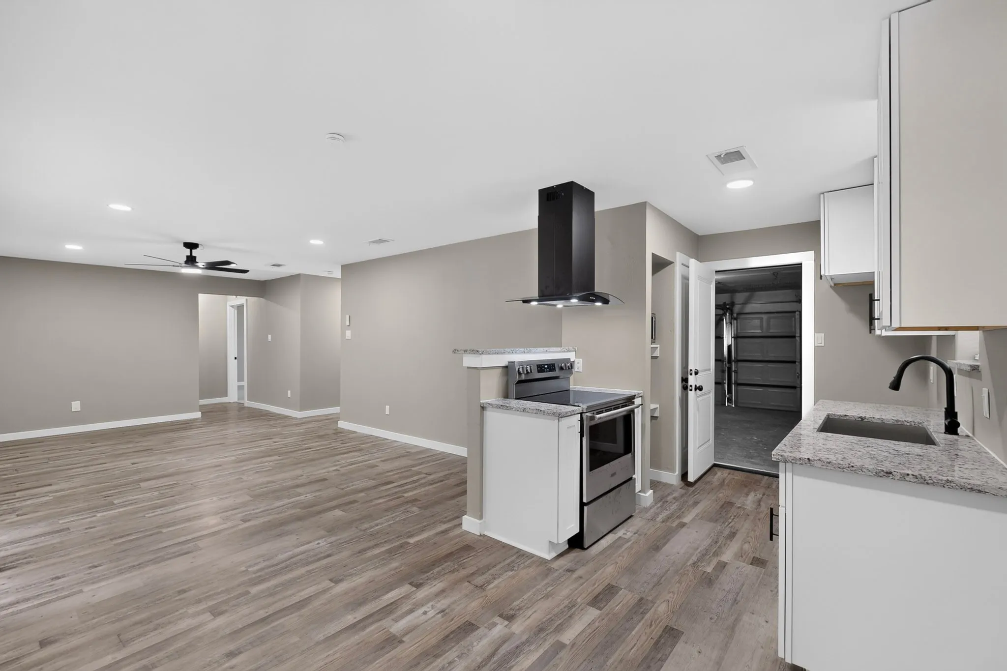 Living & Kitchen from Breakfast area
