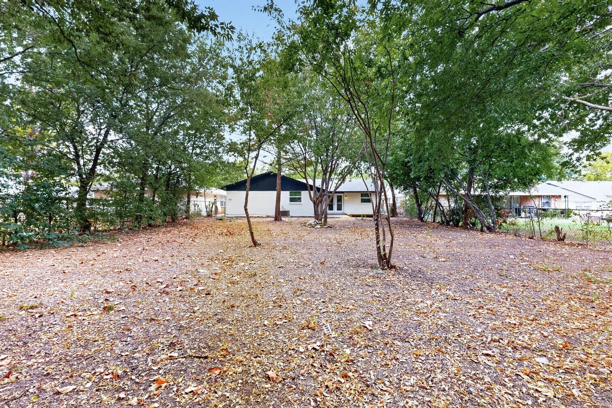 Single Family Residence For Sale in Dallas County , 926 SE 3rd Street, Grand Prairie, Texas 75051, 3 Bedroom, 2 Bathroom, 2 Garage spaces, 1,299 Sqft, built in 1971, mls#21378622, Real Estate Agent in Grand Prairie, Homes For Sale in Dallas county, Homes For Sale in Grand Prairie, Realtor in Grand Prairie Texas, Real Estate Brokerage Independent Realty Texas, Luminita Cordes Realtor