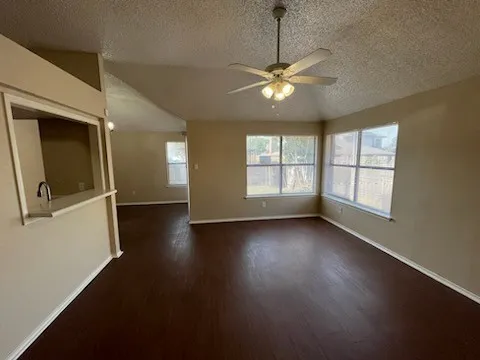 Duplex For Rent in Dallas County , 10228 Ridge Oak Street, Dallas, Texas 75227, 2 Bedroom, 2 Bathroom, 1 Garage spaces, 1,143 Sqft, built in 1985, mls#21378789, Real Estate Agent in Dallas, Homes For Rent in Dallas county, Homes For Rent in Dallas, Realtor in Dallas Texas, Real Estate Brokerage Independent Realty Texas, Luminita Cordes Realtor