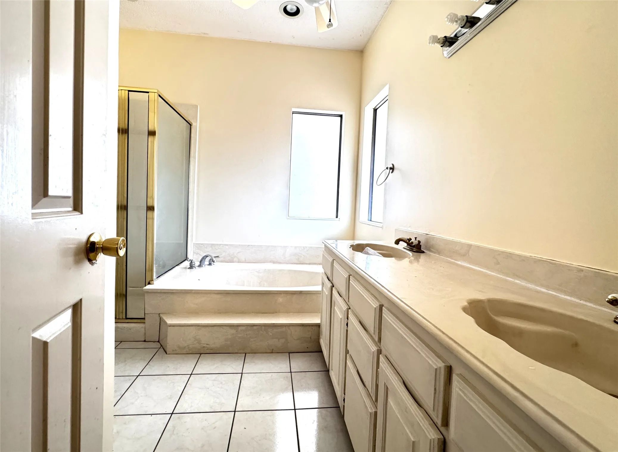 Single Family Residence For Rent in Collin County , 4204 Marshall Court, Plano, Texas 75093, 4 Bedroom, 2 Bathroom, 2 Garage spaces, 1,853 Sqft, built in 1983, mls#21378790, Real Estate Agent in Plano, Homes For Rent in Collin county, Homes For Rent in Plano, Realtor in Plano Texas, Real Estate Brokerage Independent Realty Texas, Luminita Cordes Realtor