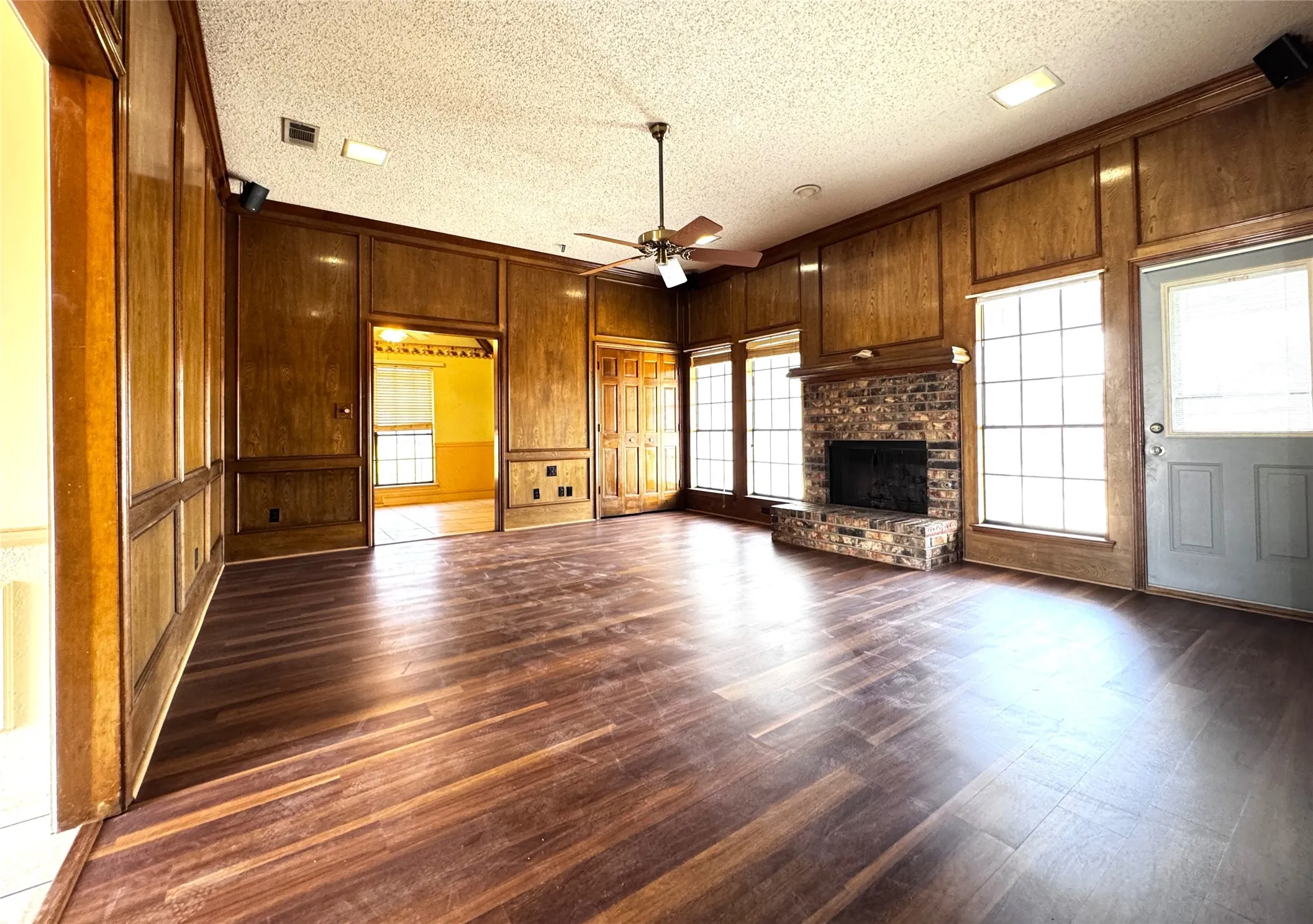 Single Family Residence For Rent in Collin County , 4204 Marshall Court, Plano, Texas 75093, 4 Bedroom, 2 Bathroom, 2 Garage spaces, 1,853 Sqft, built in 1983, mls#21378790, Real Estate Agent in Plano, Homes For Rent in Collin county, Homes For Rent in Plano, Realtor in Plano Texas, Real Estate Brokerage Independent Realty Texas, Luminita Cordes Realtor