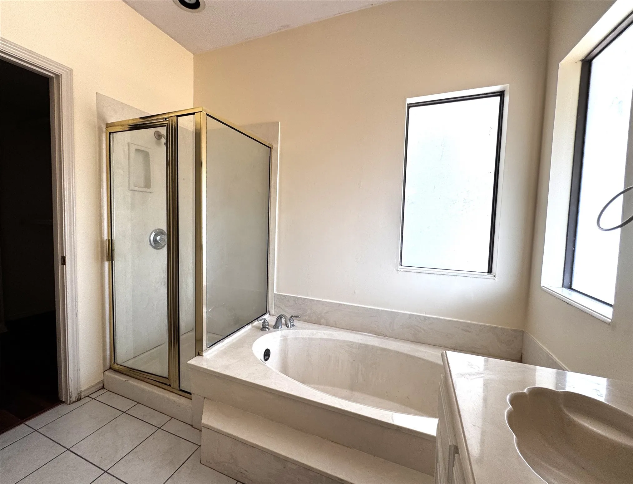 Single Family Residence For Rent in Collin County , 4204 Marshall Court, Plano, Texas 75093, 4 Bedroom, 2 Bathroom, 2 Garage spaces, 1,853 Sqft, built in 1983, mls#21378790, Real Estate Agent in Plano, Homes For Rent in Collin county, Homes For Rent in Plano, Realtor in Plano Texas, Real Estate Brokerage Independent Realty Texas, Luminita Cordes Realtor