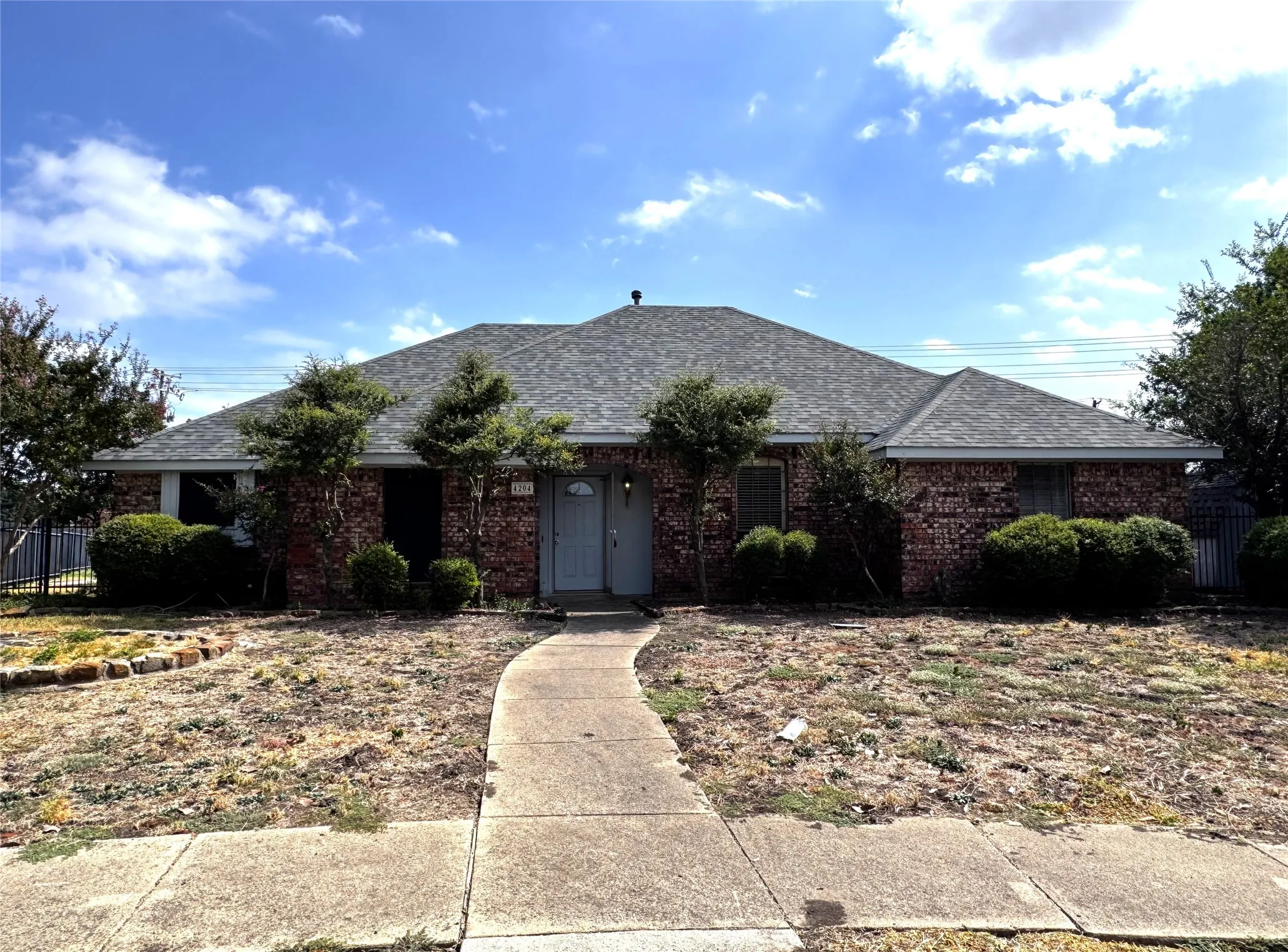 Single Family Residence For Rent in Collin County , 4204 Marshall Court, Plano, Texas 75093, 4 Bedroom, 2 Bathroom, 2 Garage spaces, 1,853 Sqft, built in 1983, mls#21378790, Real Estate Agent in Plano, Homes For Rent in Collin county, Homes For Rent in Plano, Realtor in Plano Texas, Real Estate Brokerage Independent Realty Texas, Luminita Cordes Realtor