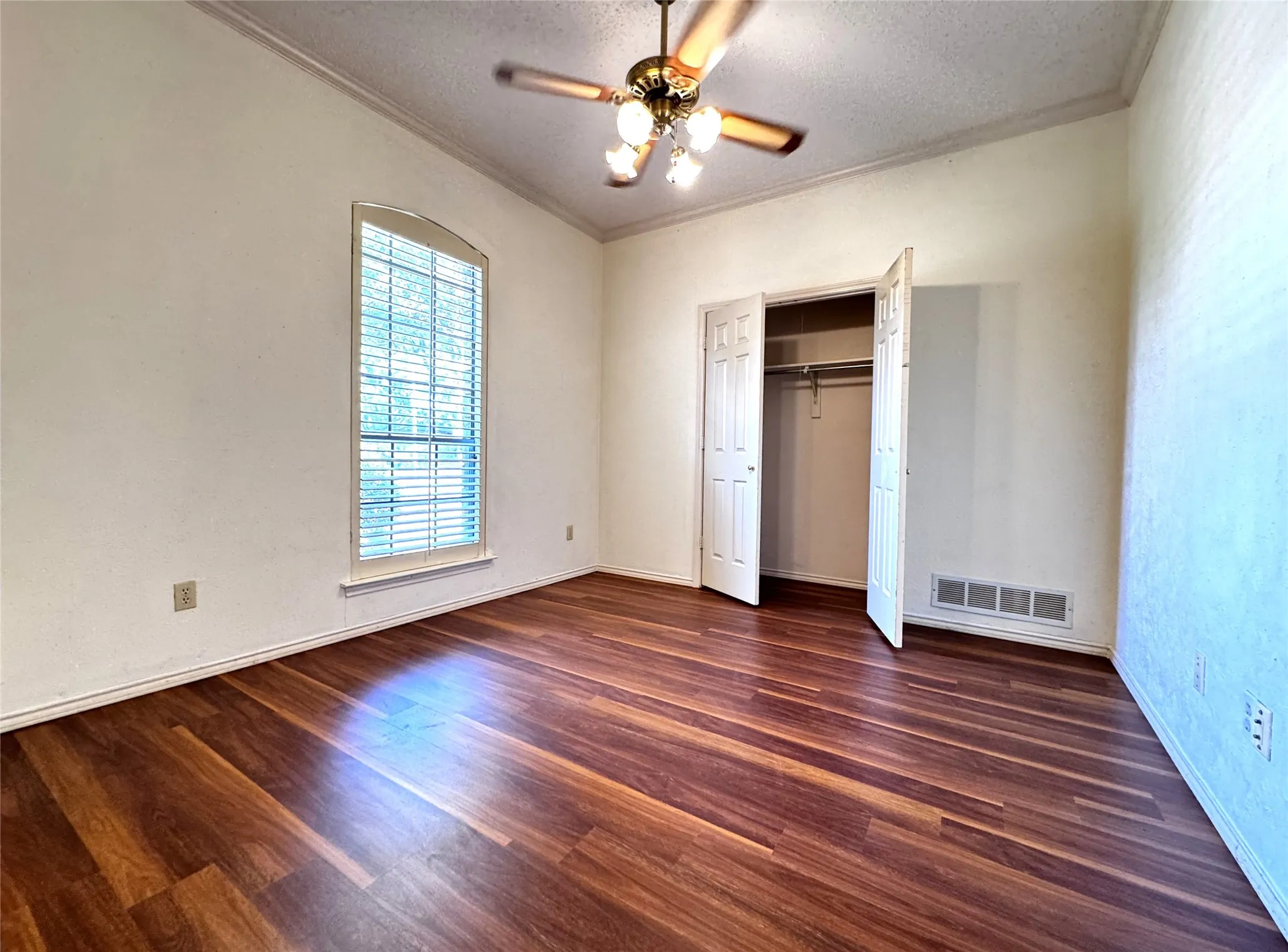 Single Family Residence For Rent in Collin County , 4204 Marshall Court, Plano, Texas 75093, 4 Bedroom, 2 Bathroom, 2 Garage spaces, 1,853 Sqft, built in 1983, mls#21378790, Real Estate Agent in Plano, Homes For Rent in Collin county, Homes For Rent in Plano, Realtor in Plano Texas, Real Estate Brokerage Independent Realty Texas, Luminita Cordes Realtor