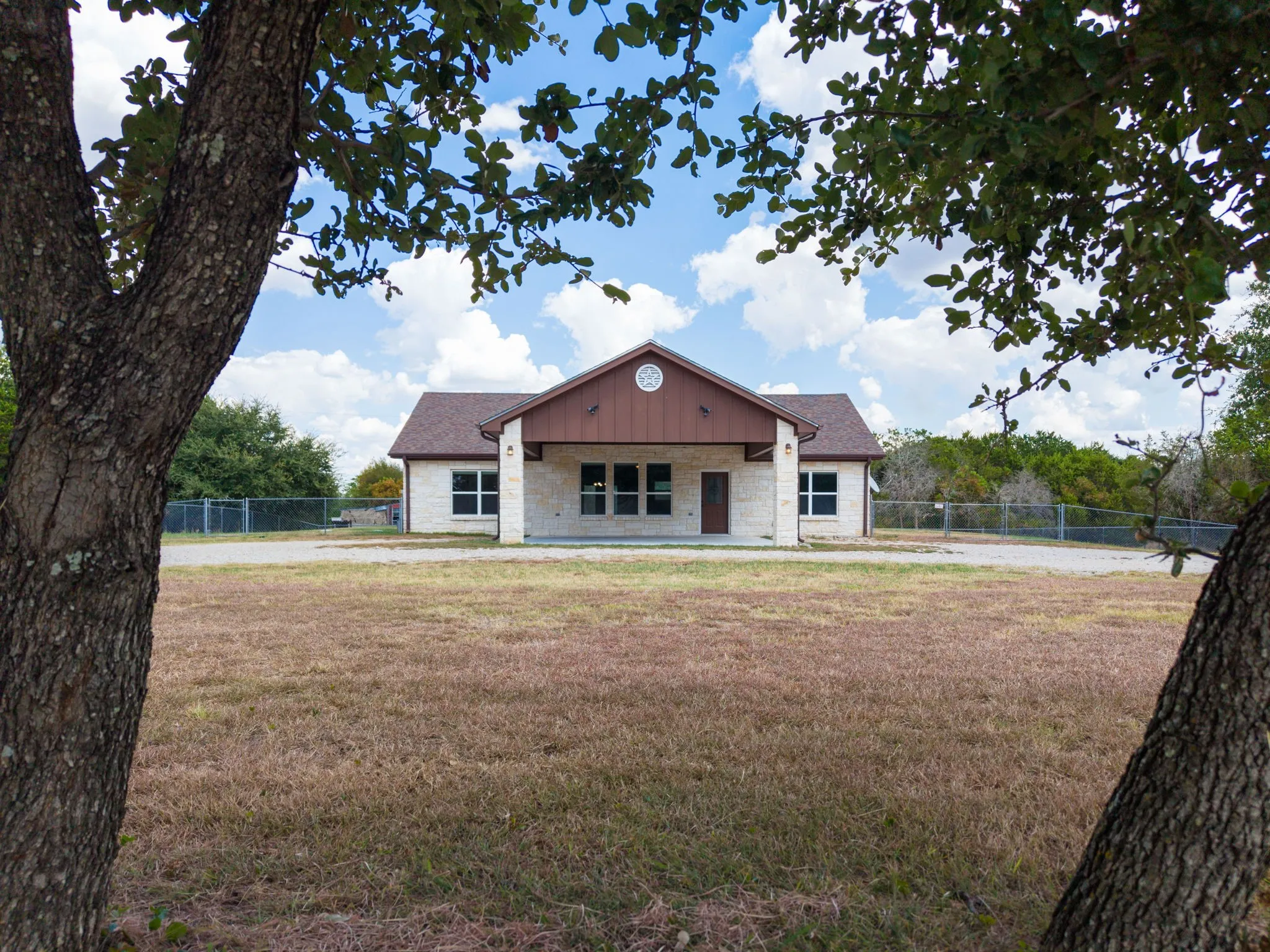 Single Family Residence For Sale in Lampasas County , 534 County Road 3081, Lampasas, Texas 76550, 3 Bedroom, 2 Bathroom, Garage spaces, 1,519 Sqft, built in 2020, mls#21378781, Real Estate Agent in Lampasas, Homes For Sale in Lampasas county, Homes For Sale in Lampasas, Realtor in Lampasas Texas, Real Estate Brokerage Independent Realty Texas, Luminita Cordes Realtor