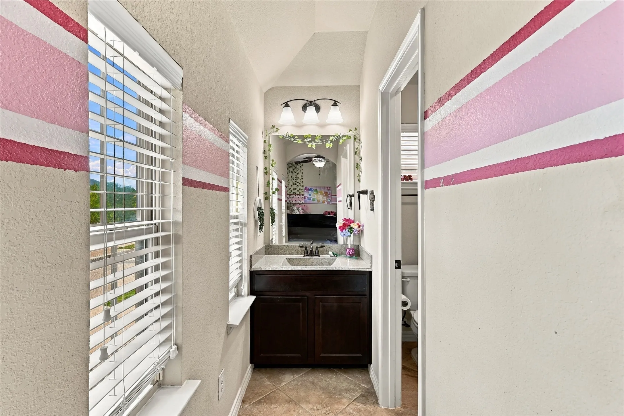 Single Family Residence For Sale in Rockwall County , 202 Pleasant Hill Lane, Fate, Texas 75189, 4 Bedroom, 4 Bathroom, 2 Garage spaces, 3,524 Sqft, built in 2013, mls#21374125, Real Estate Agent in Fate, Homes For Sale in Rockwall county, Homes For Sale in Fate, Realtor in Fate Texas, Real Estate Brokerage Independent Realty Texas, Luminita Cordes Realtor