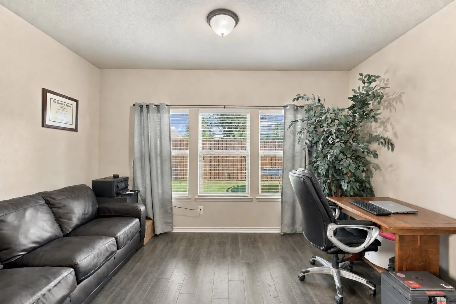 Single Family Residence For Sale in Rockwall County , 202 Pleasant Hill Lane, Fate, Texas 75189, 4 Bedroom, 4 Bathroom, 2 Garage spaces, 3,524 Sqft, built in 2013, mls#21374125, Real Estate Agent in Fate, Homes For Sale in Rockwall county, Homes For Sale in Fate, Realtor in Fate Texas, Real Estate Brokerage Independent Realty Texas, Luminita Cordes Realtor